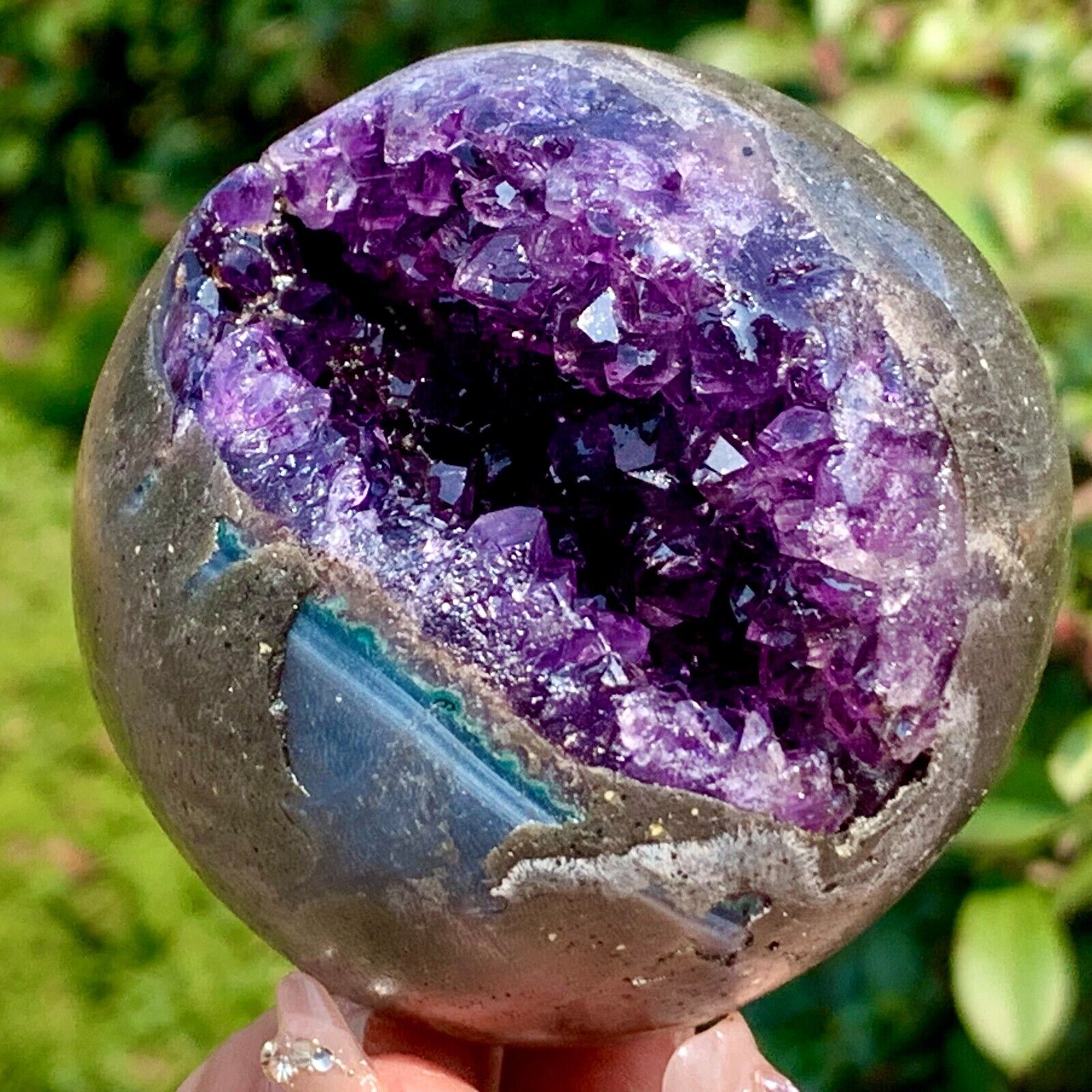 388G  Natural Uruguayan Amethyst Quartz crystal open smile ball therapy