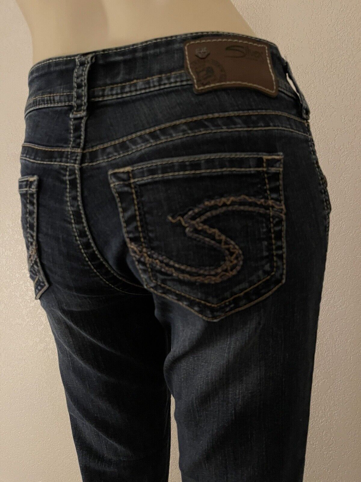 SILVER BOOTCUT WOMENS JEANS. NICE. 26x32.