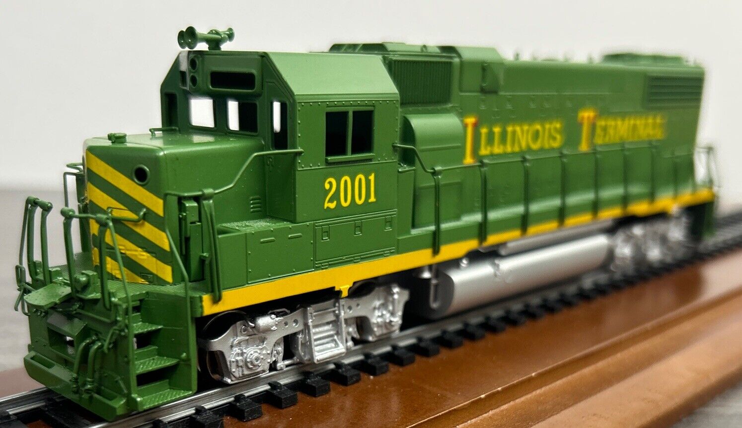 ALCO Models HO Brass #D-186 GP38-2 Diesel Loco - Illinois Terminal #2001 LNIB