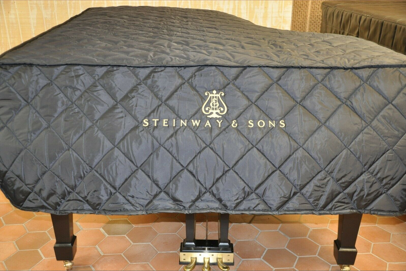 Steinway M Black Lightweight Quilted Cover Front Logo Model M 5\' 7\