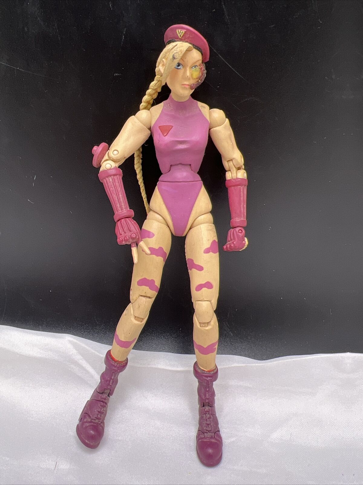 Sota Toys Cammy Street Fighter Capcom Round 2 2005 Pink variant Action figure