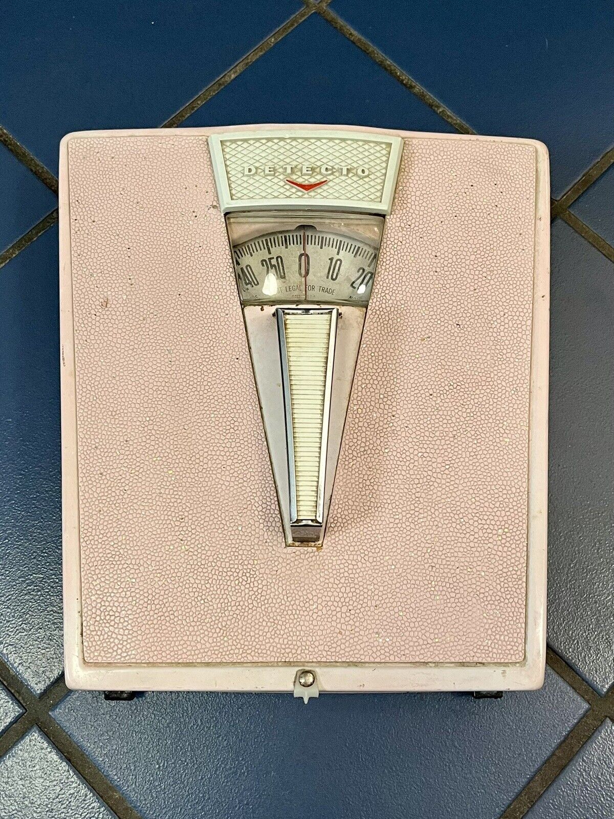 RARE 1950’s Vintage/Retro Detecto MCM Bathroom Scale - Pink With Silver Speckles