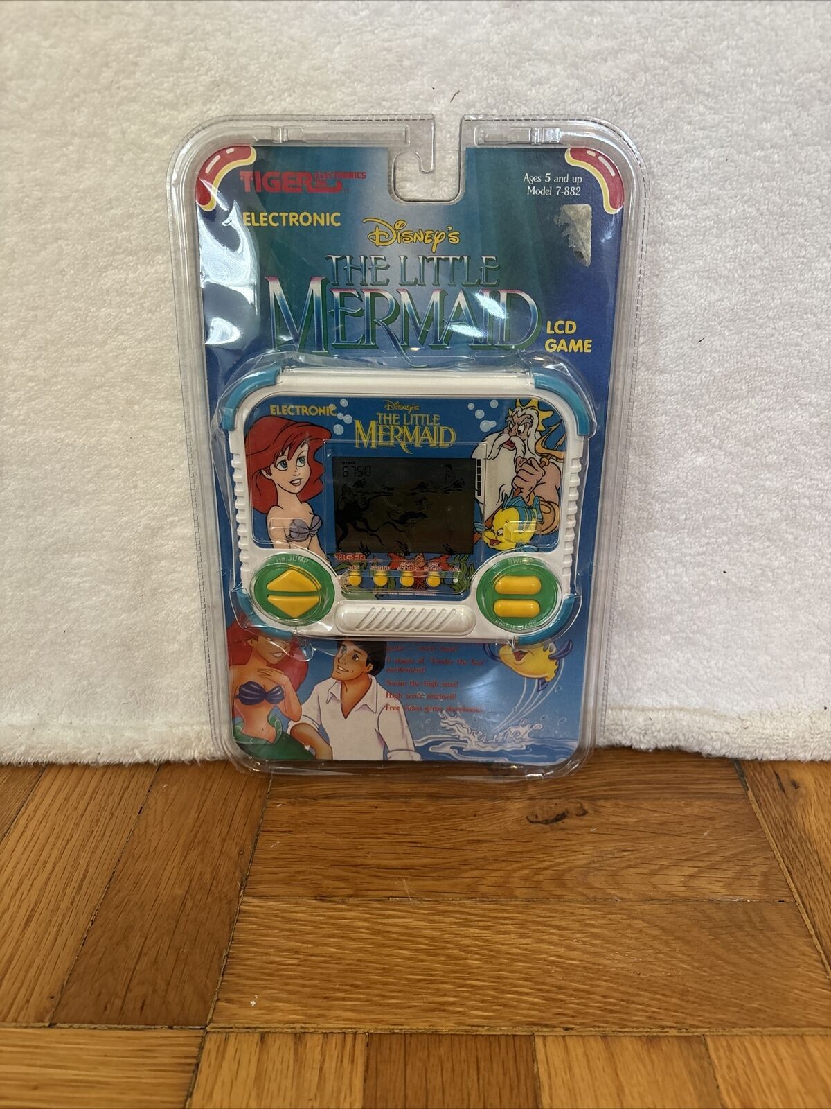 VINTAGE 1991 Disney The Little Mermaid Handheld Game Tiger Electronics WORKS