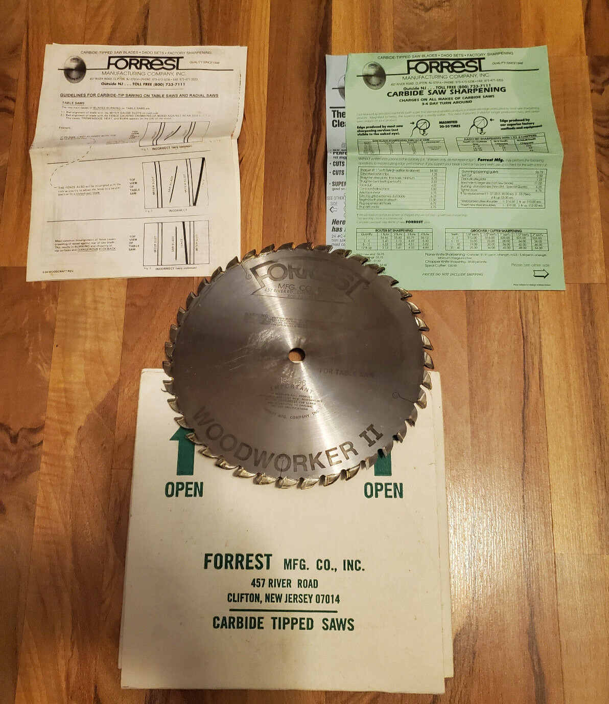 Forrest Woodworker II 10 in Table Saw Blade 189586. Plastic coating on tips