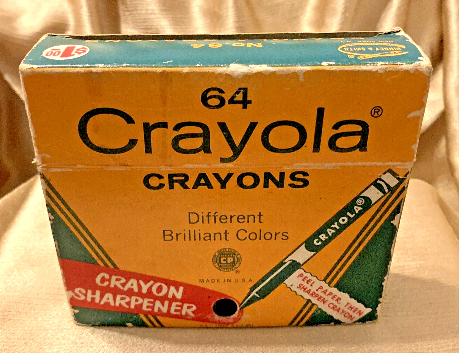 Crayola Crayons No 64 w/ Sharpener & RARE INDIAN RED COLOR 1970s VTG BOX All 64