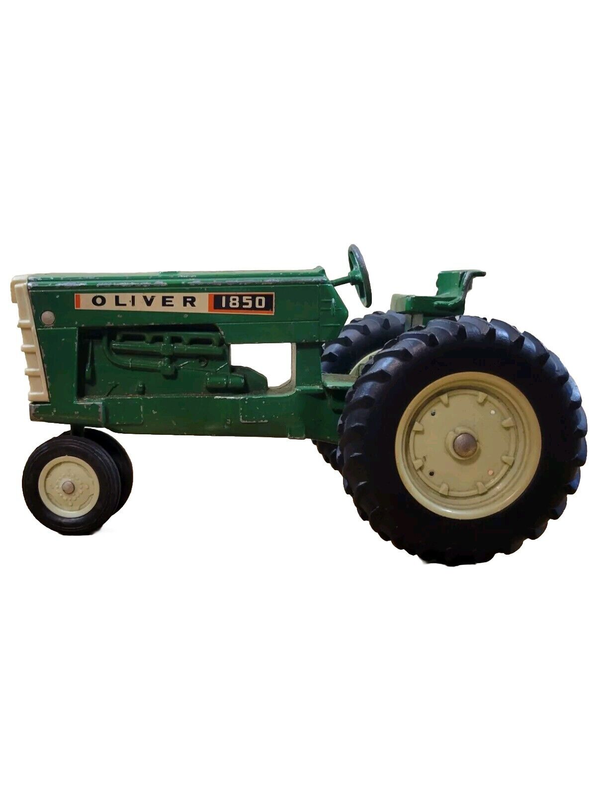 Vintage 1960\'s ERTL Diecast 1850 Oliver Tractor Narrow Front 1:16 Scale, Preown
