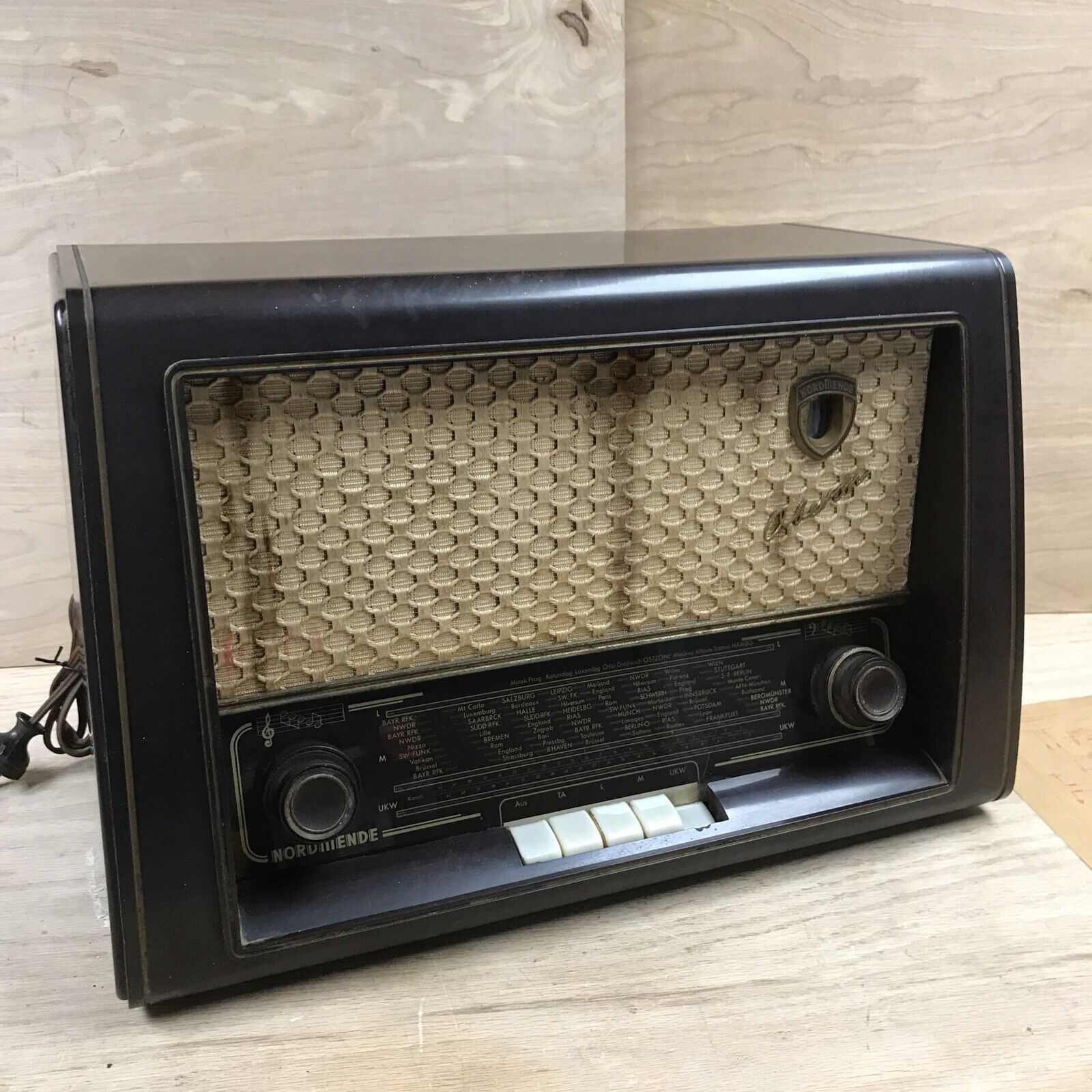 Vintage Nordmende Oberton 1955 Tube Radio German Bakelite