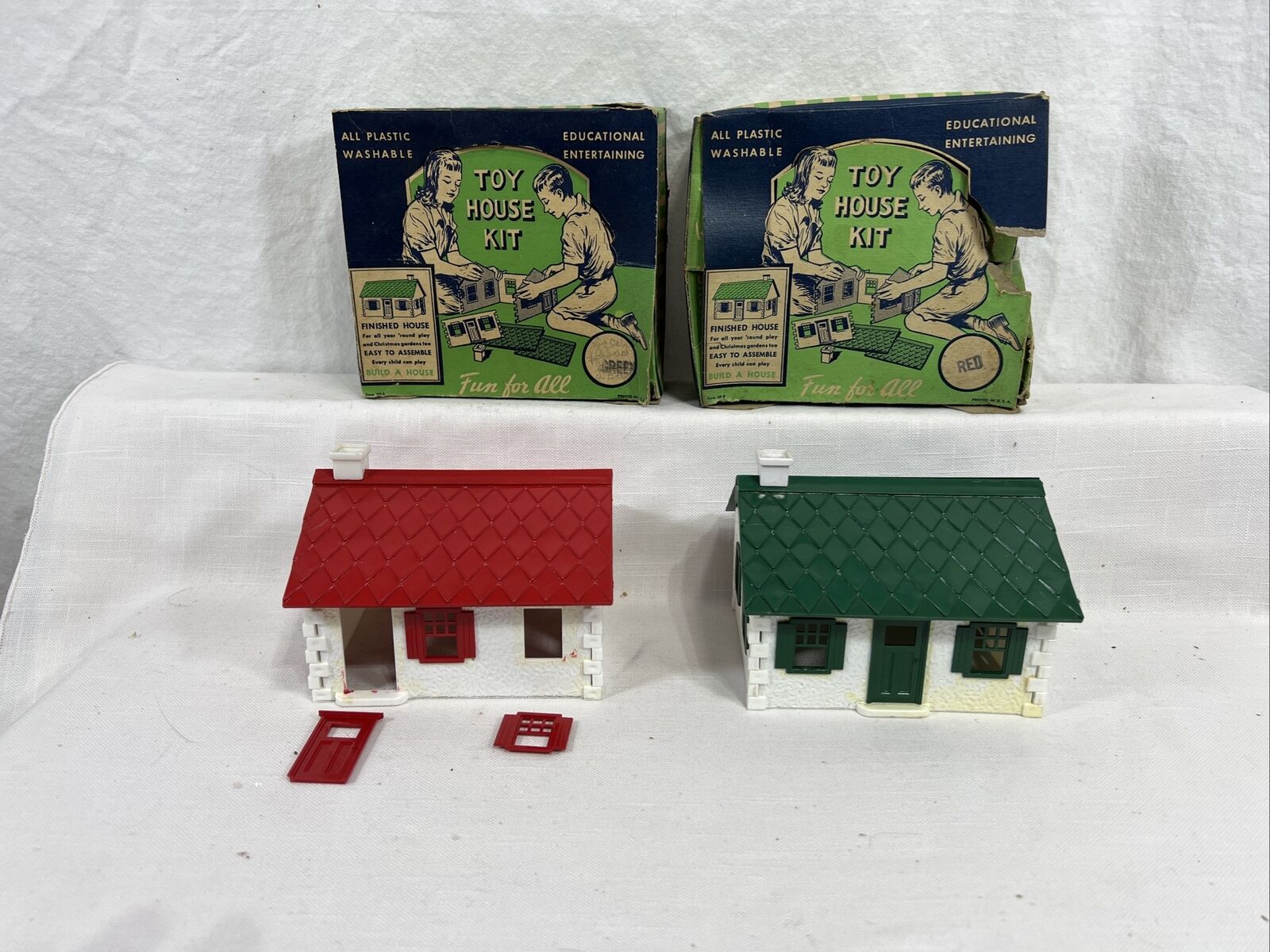 Vintage Plasticville 2 # HP-8 BUILD A HOUSE Red House & Green House