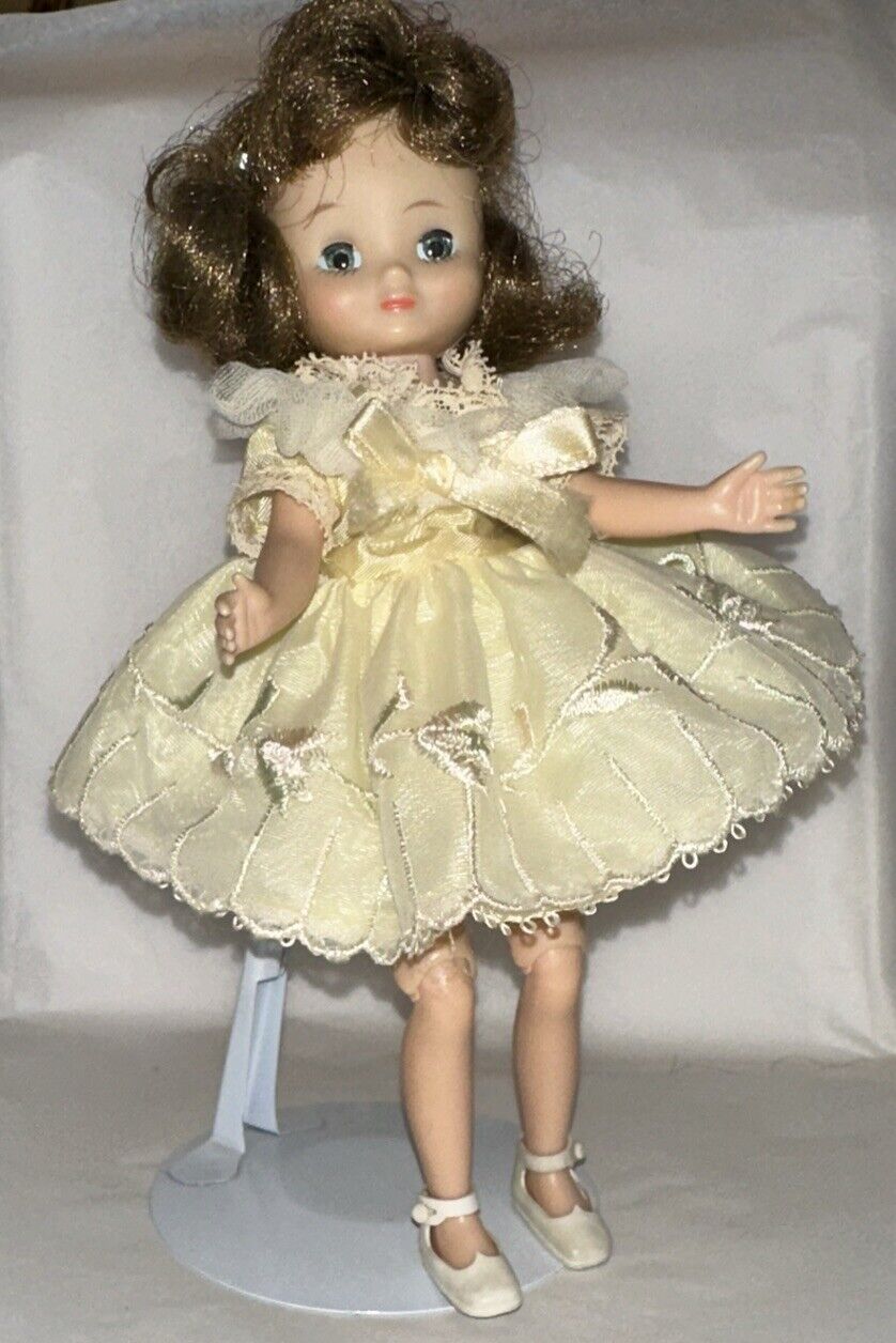 Vintage Betsy McCall Doll American Character 8\