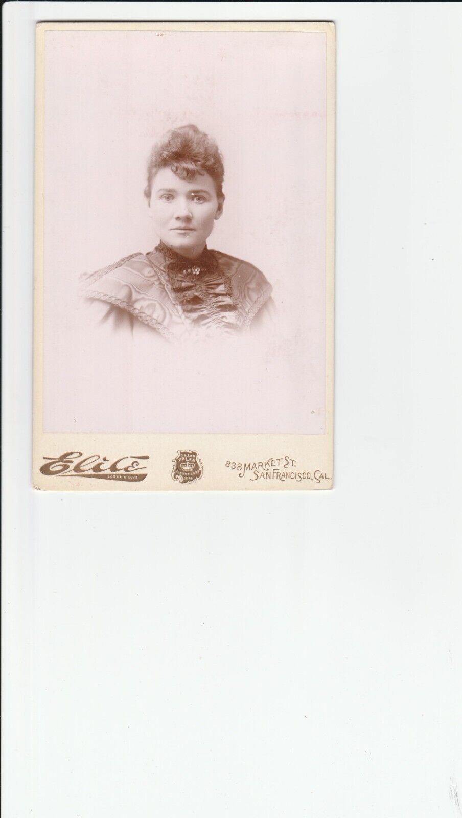 Cabinet Card 1880 S.F. CA,ID VICTORIAN LADY FLOWER BROACH BAR CURLY BANGS