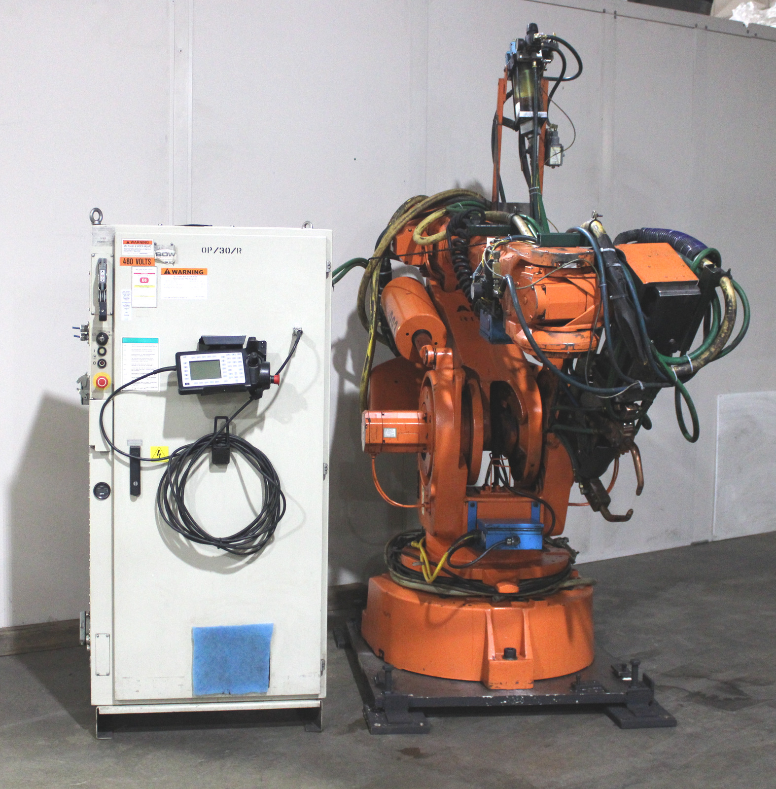 ABB IRB 6400/2.8-120 Robot 120Kg Payload, M96 Control w/RH Spot Weld Tooling
