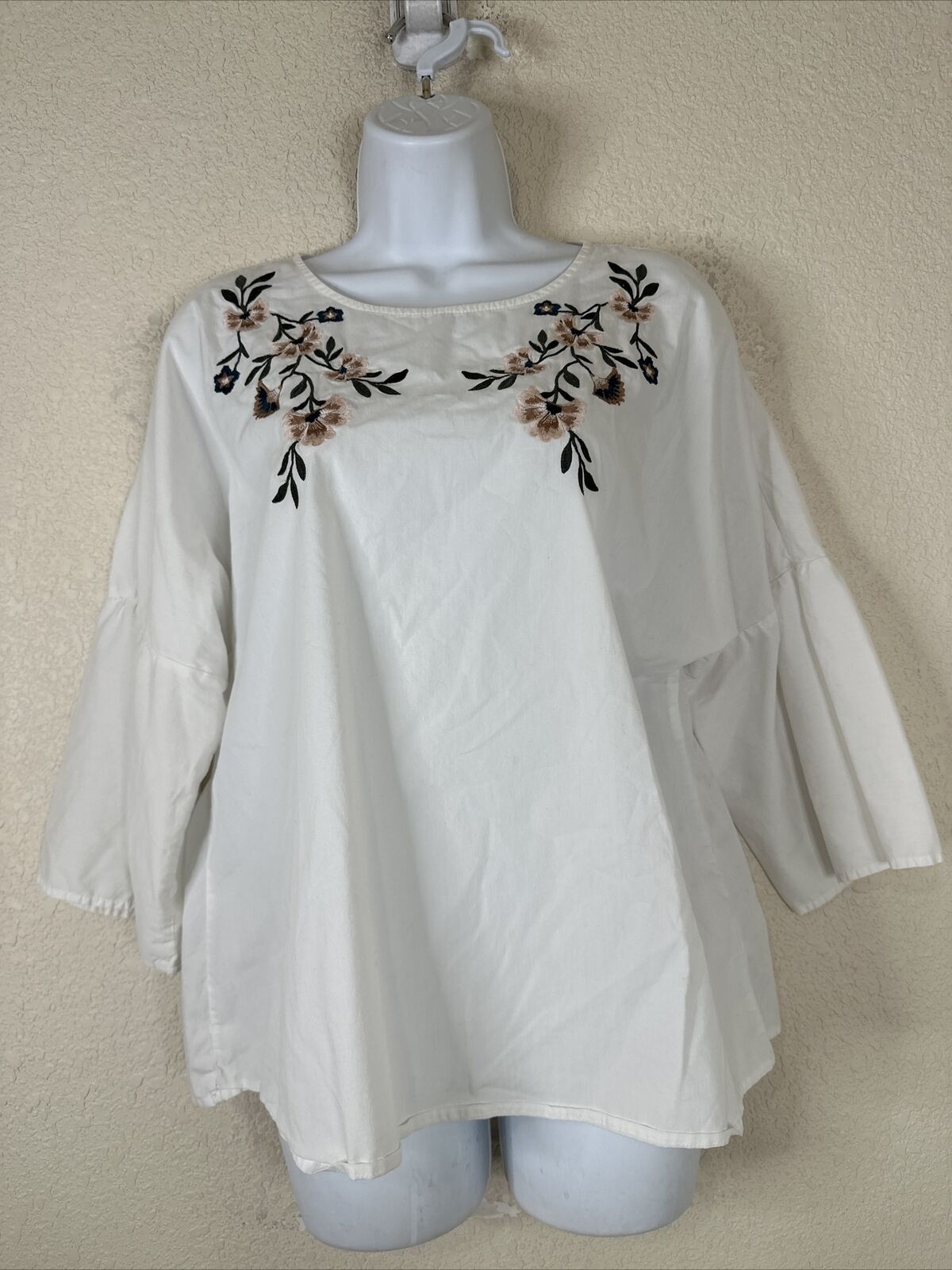 Como Vintage Womens Size L White Floral Embroidered Blouse 3/4 Sleeve