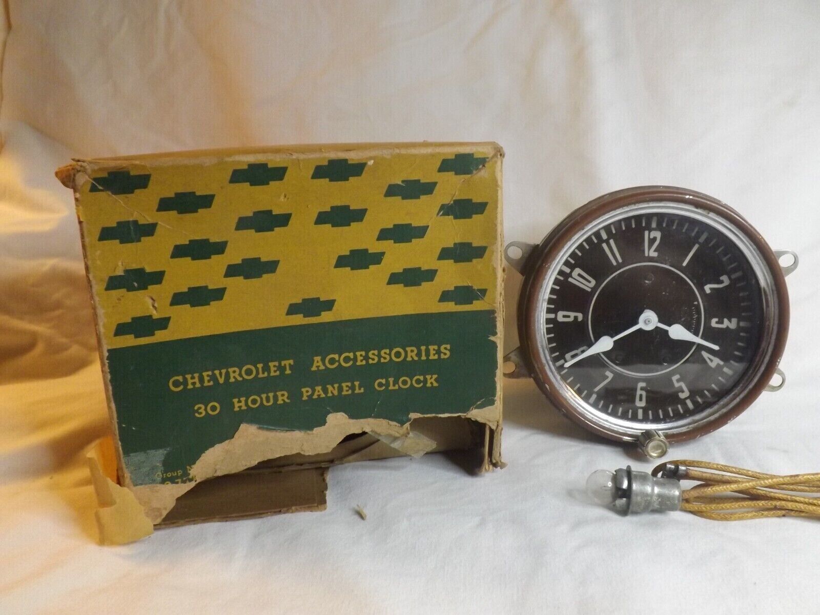 NOS 1942-1948 Chevrolet Fleetline Fleetmaster 30 Hour Panel Clock 986165