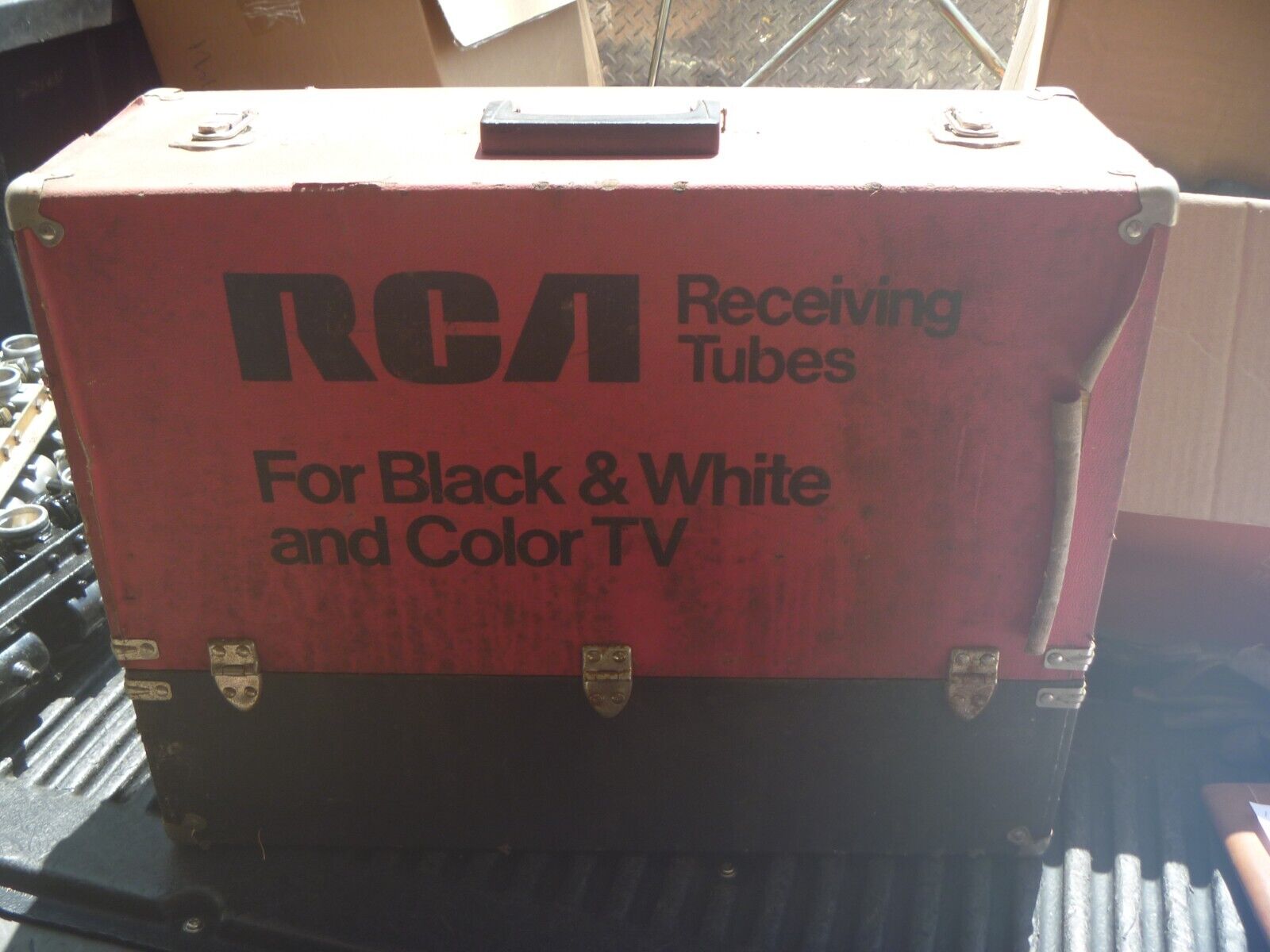 Vintage RCA Receiving Tubes Salesman Carrying Case for BW & Color TV