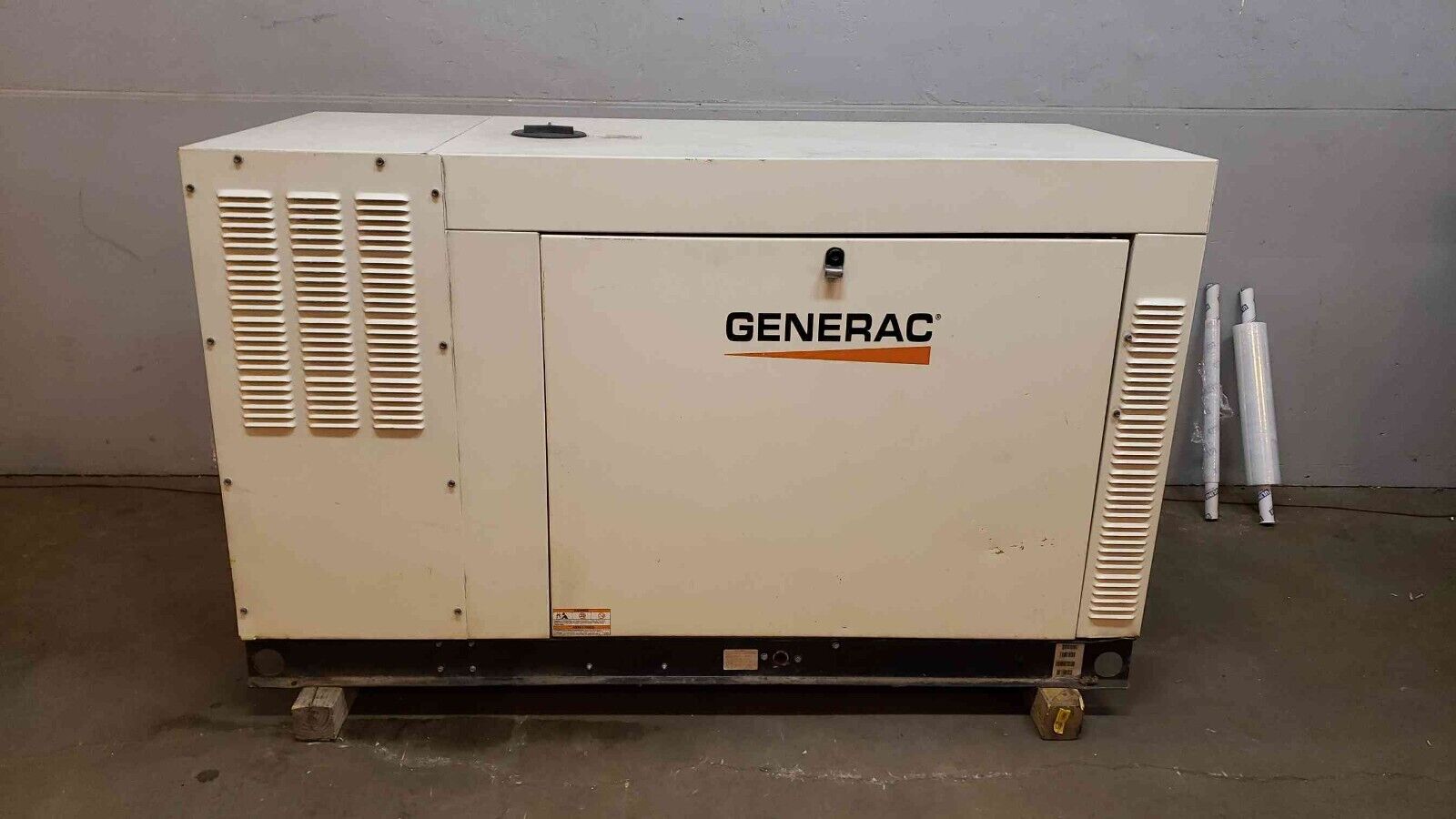 25KW Generac Generator Nat Gas / LP 120/208 \'15 LOAD TESTED(SKU: 4443AA)