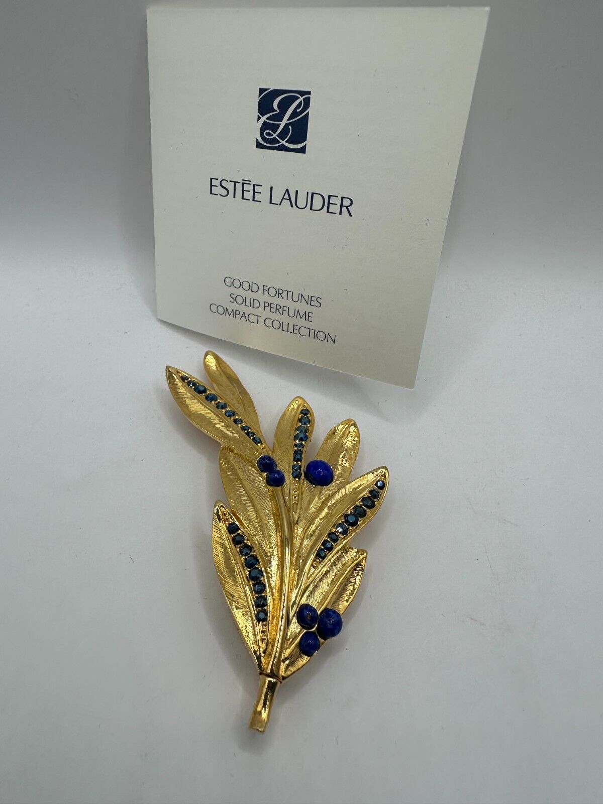 Estee Lauder Compact Rare Collectible ~ Disney ~ Holiday ~ Pleasure ~ Beautiful