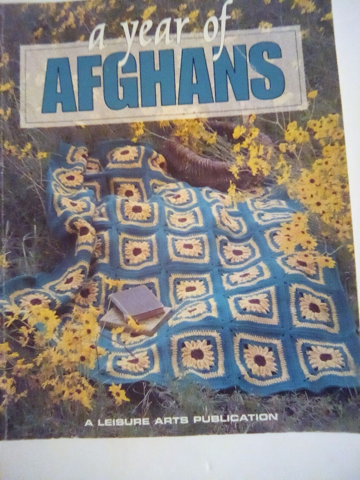 1996 Leisure Arts A Year of Afghans Pattern pb. book ~ 52 Designs.