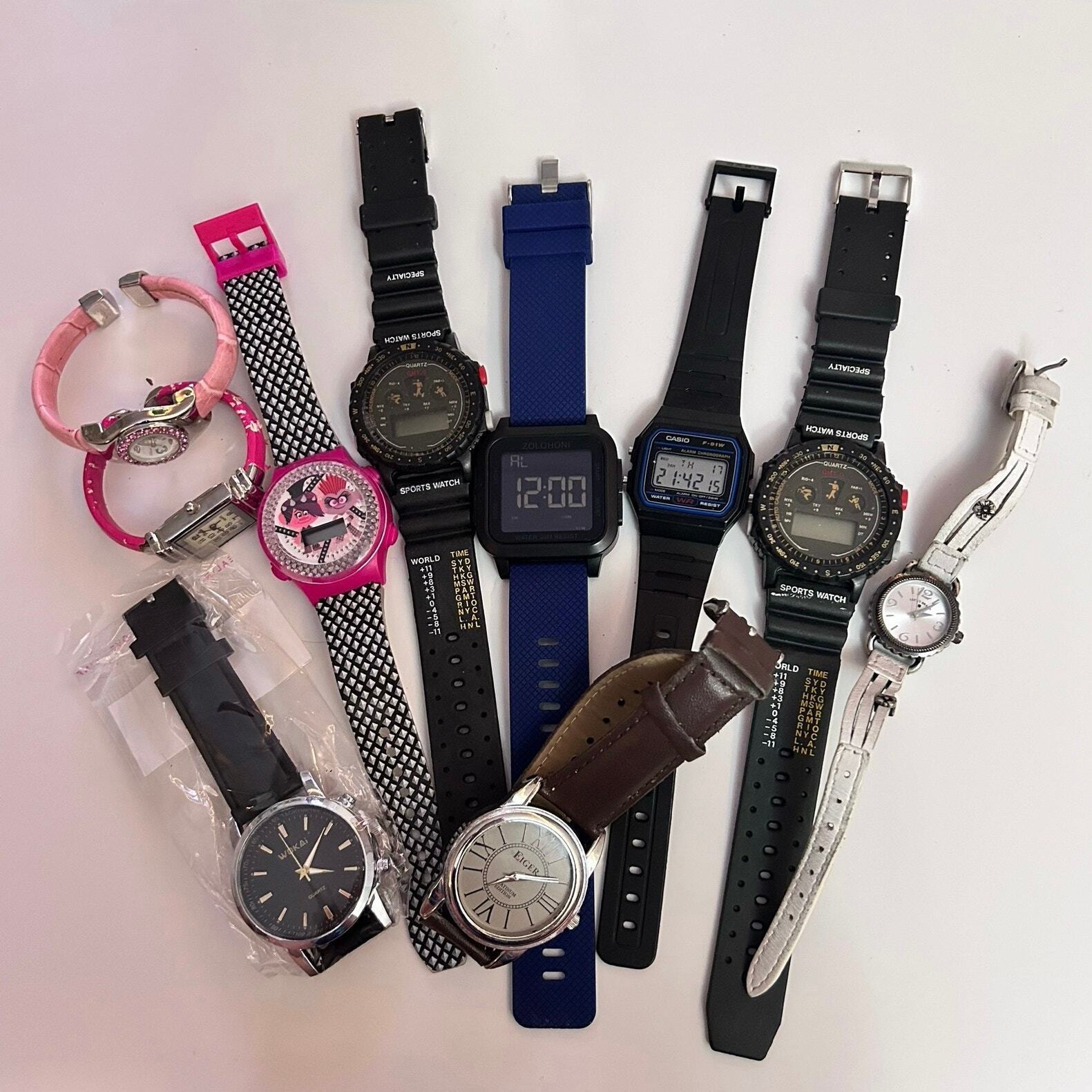 Assorted Watches Used Not Working For Parts Or Pieces lot 540