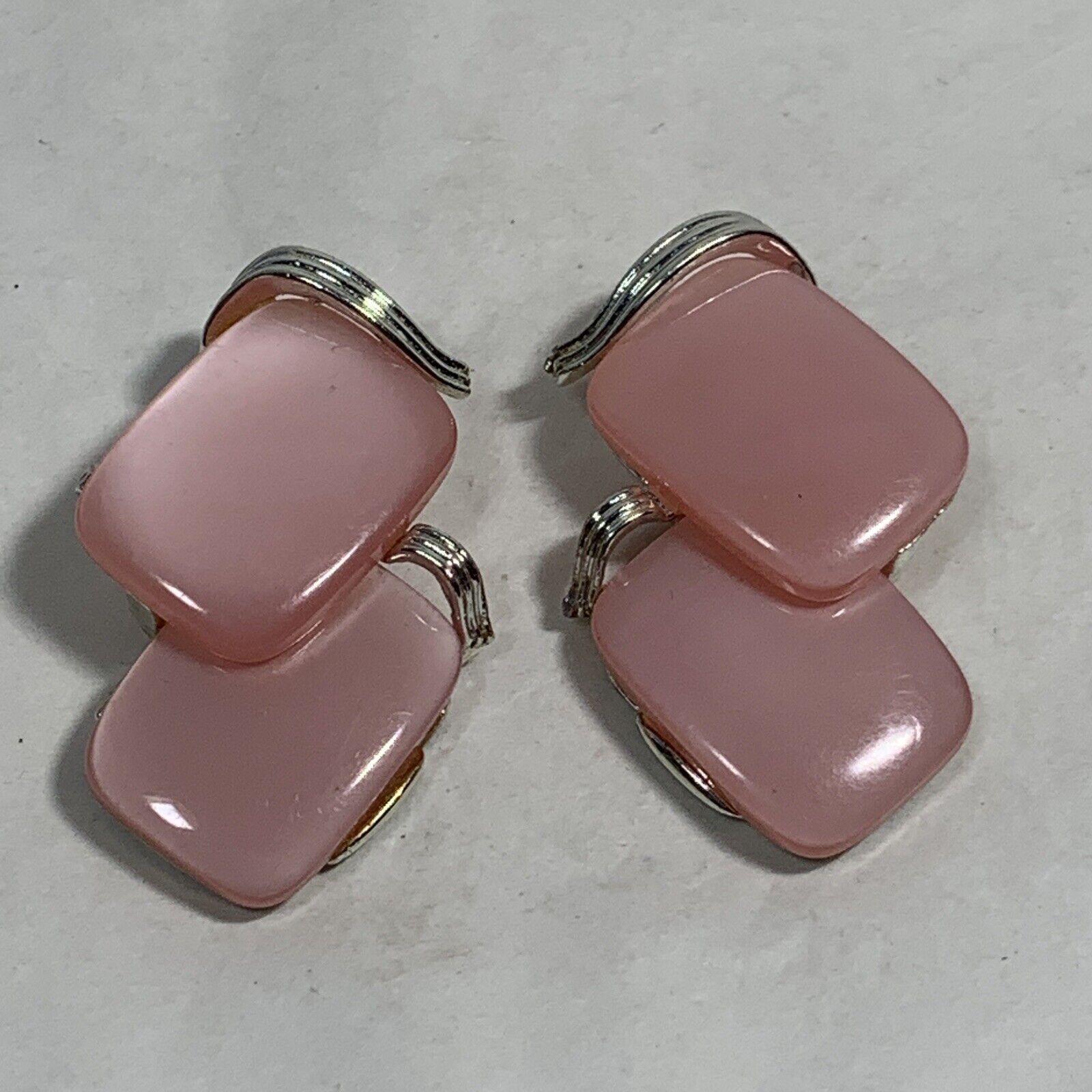 VTG Signed Lisner Pink Thermoset Lucite Clip Earrings Silver Tone Ribbon Clip