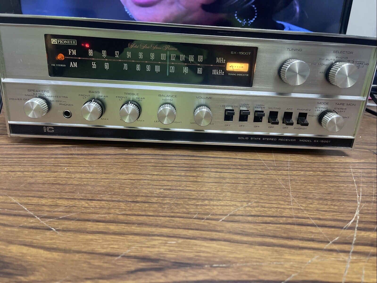 Vintage Pioneer SX-1500T  Stereo Receiver ~ Fully Functional