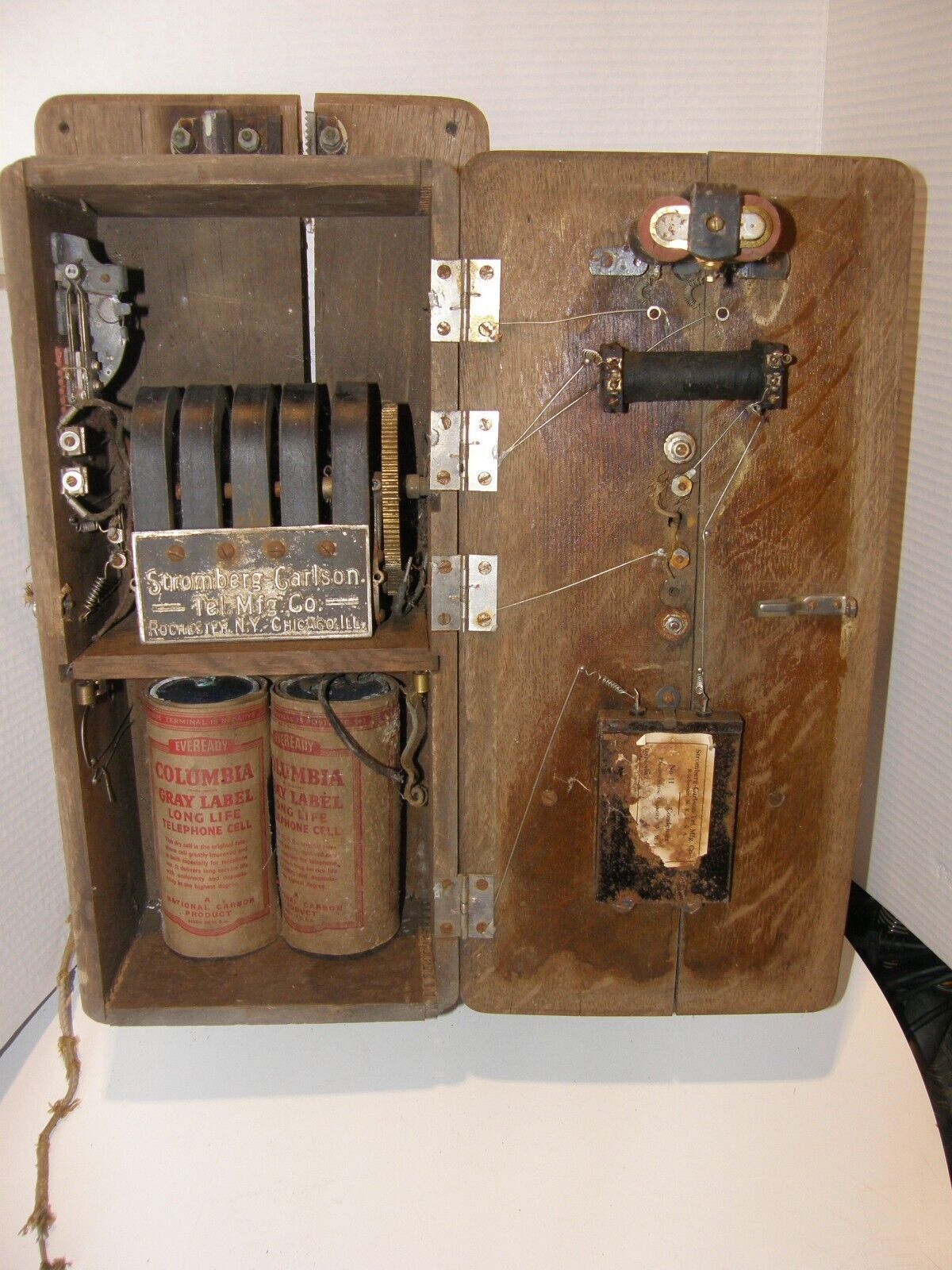 Antique Stromberg Carlson Solid Oak Wall Hand Crank Telephone