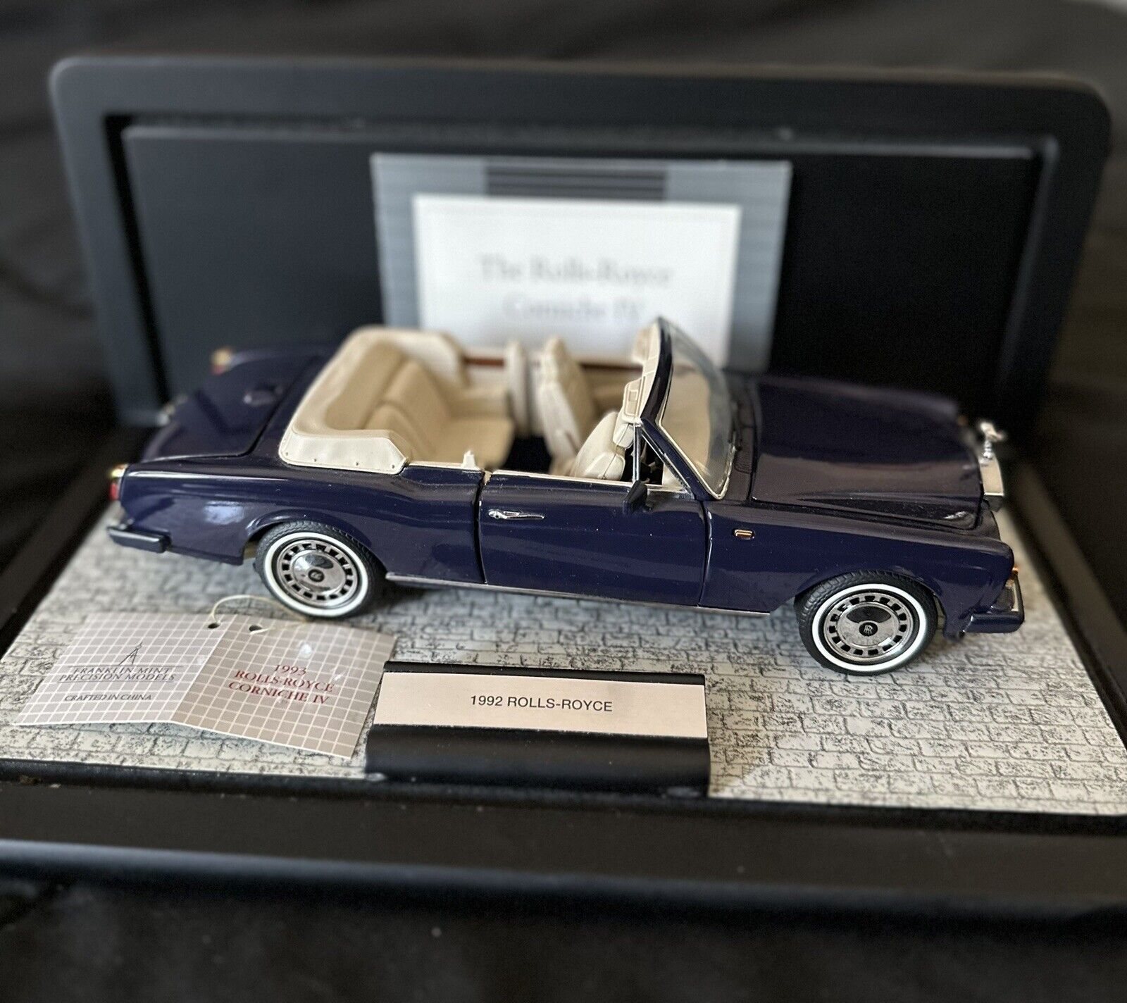 Rolls Royce Corniche IV 1:24 Scale Diecast Model From 1992 By Franklin Mint
