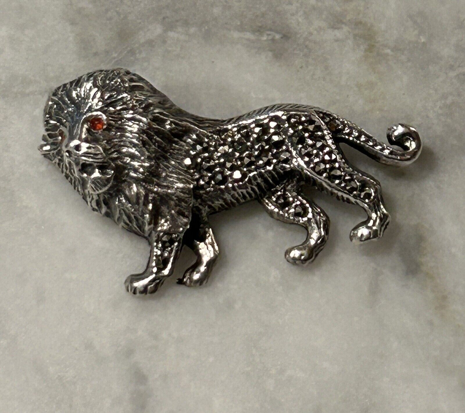 Diminutive Lion Pin. Sterling, Marcasite. Crystal Eyes. Gorgeous Clasp. Leo Pin.