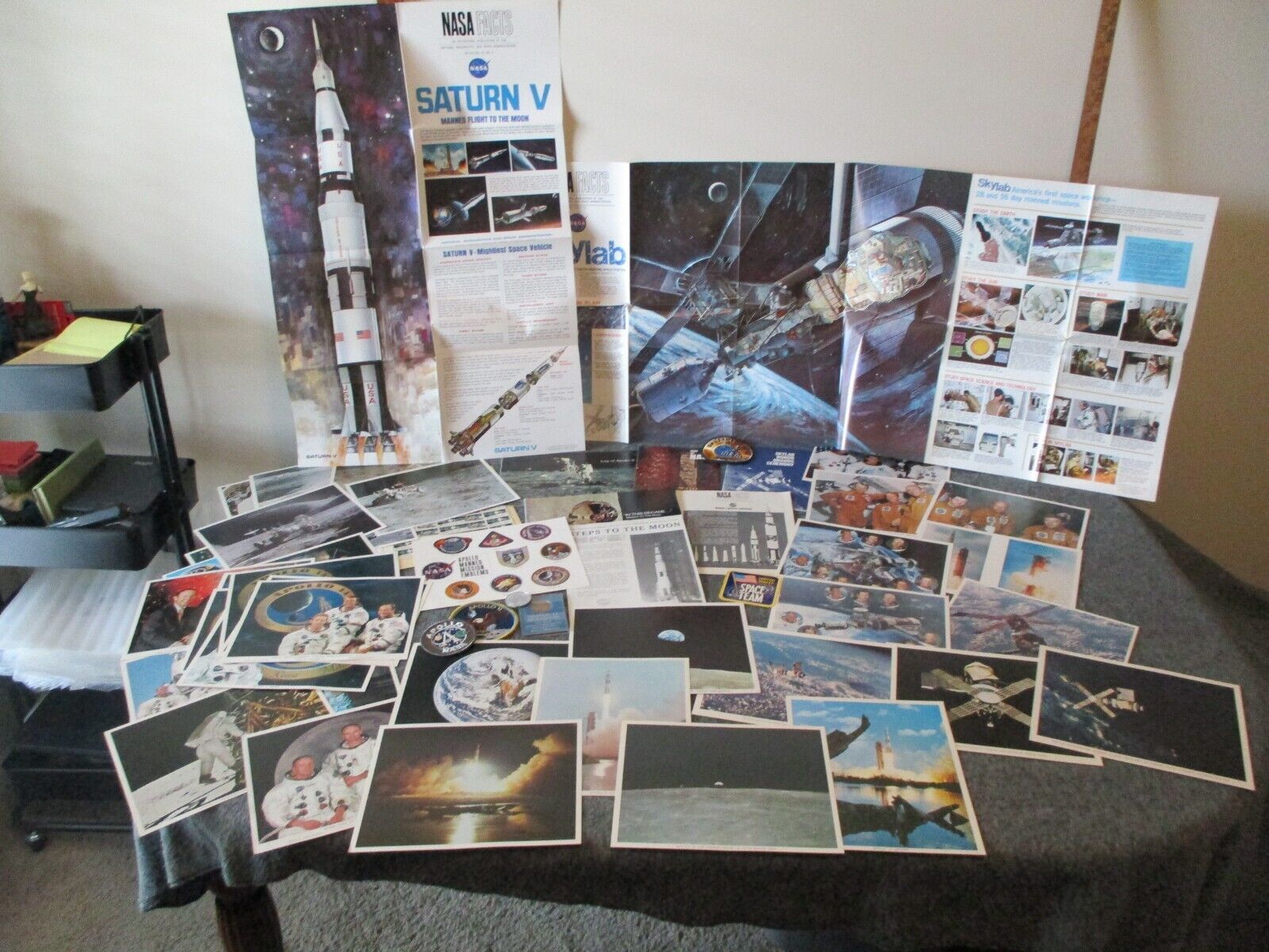 NASA APOLLO SATURN SKYLAB POSTERS/FLOWN COINS (8/11)+BOOKS+PHOTO CARDS+PATCHES++