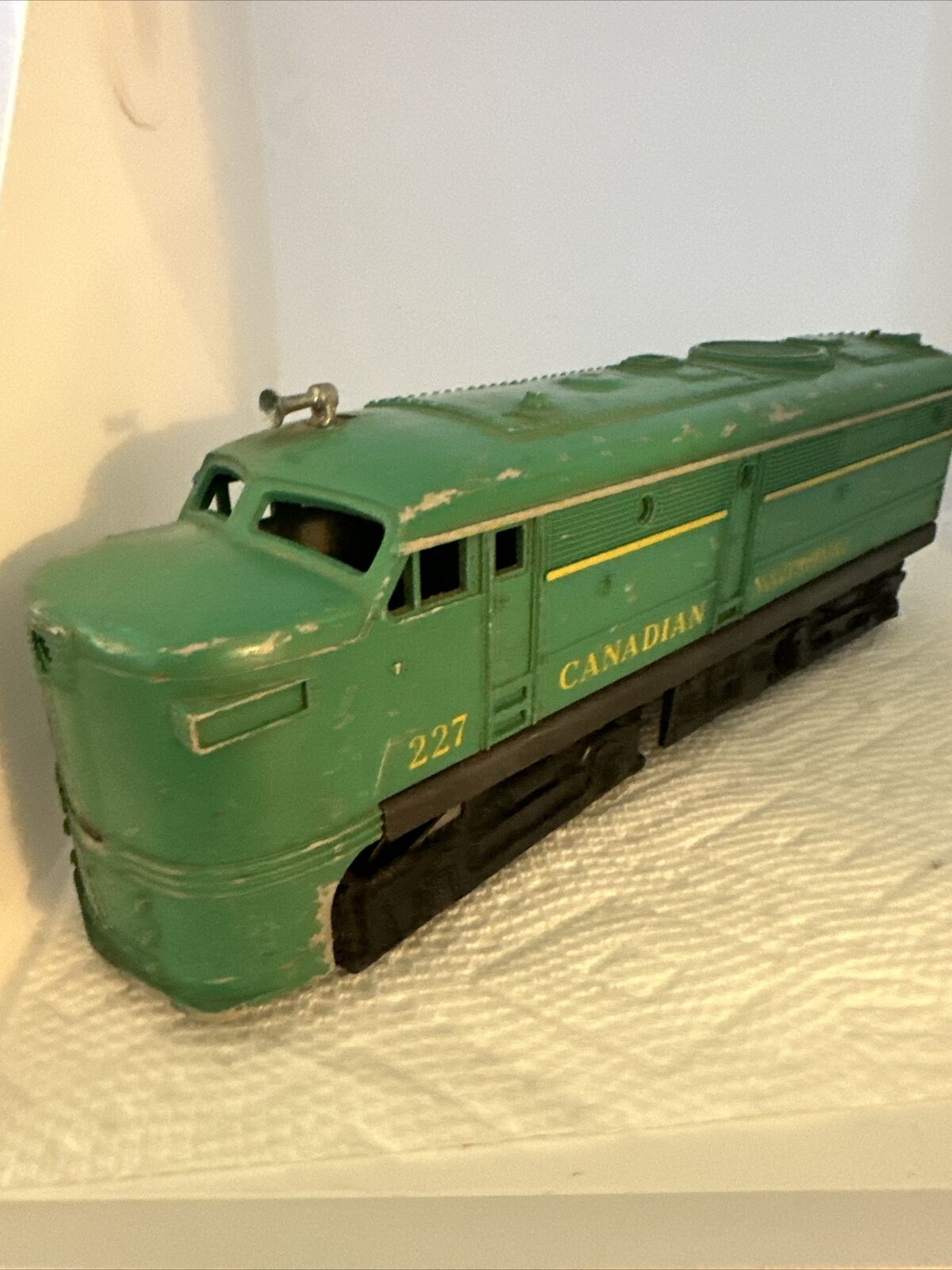 Lionel 227 Canadian National Switcher Alco runs great