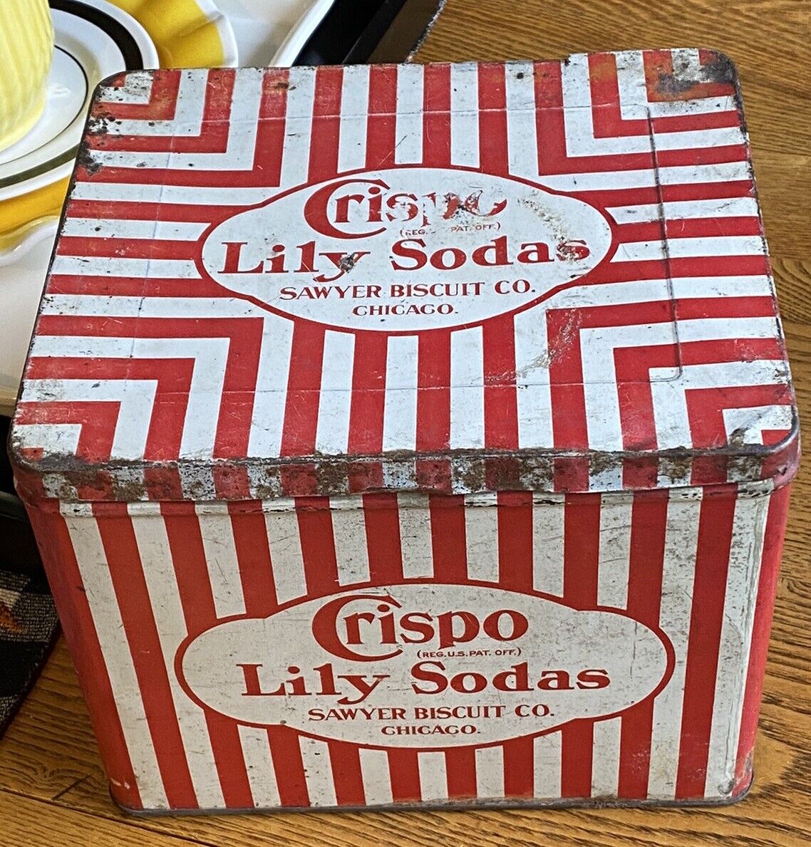Vintage Crispo Lily Sodas Sawyer Biscuit Co. Tin Box Chicago