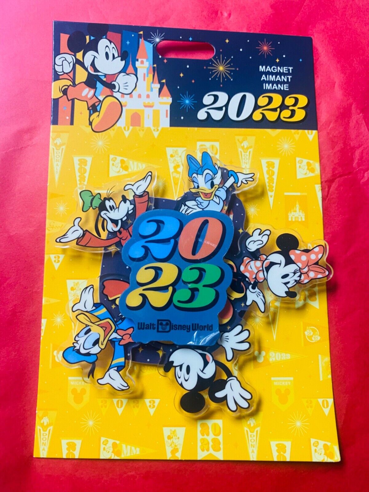 Walt Disney World 2023 Mickey and Friends Spinner Magnet NEW