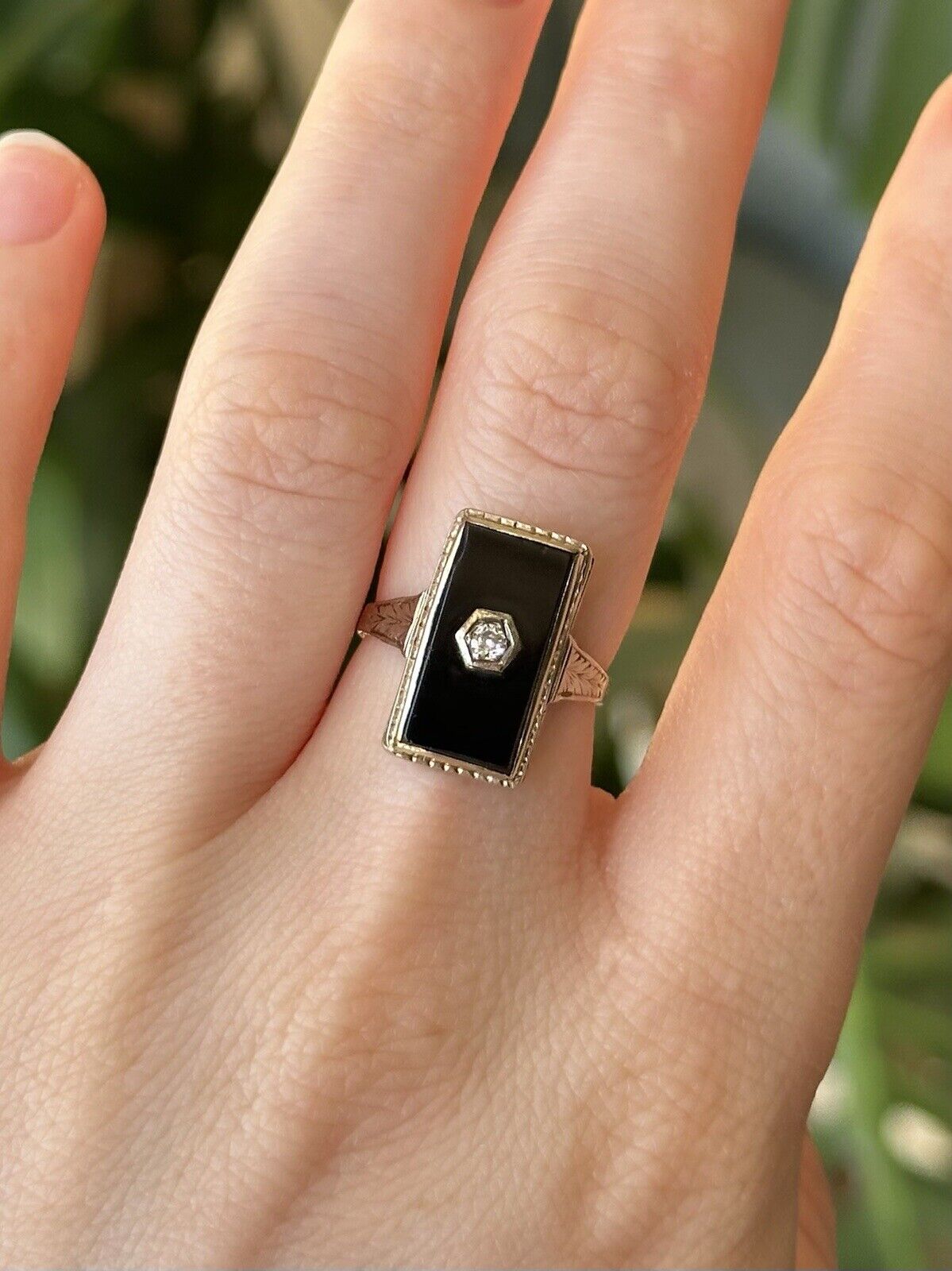 14k solid white gold circa 1930’s art deco onyx and diamond ring size 6.25