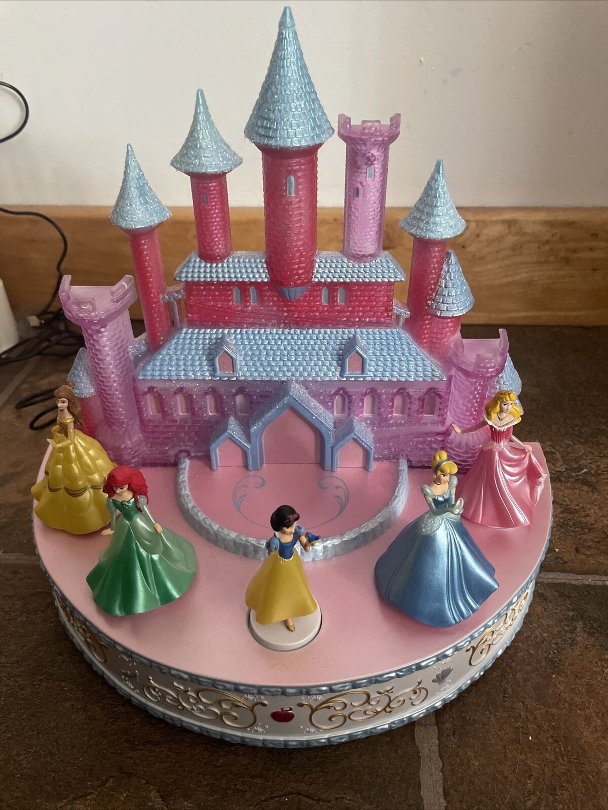 2019 Hallmark Keepsake Live Your Story Disney Princess Castle Lights Complete