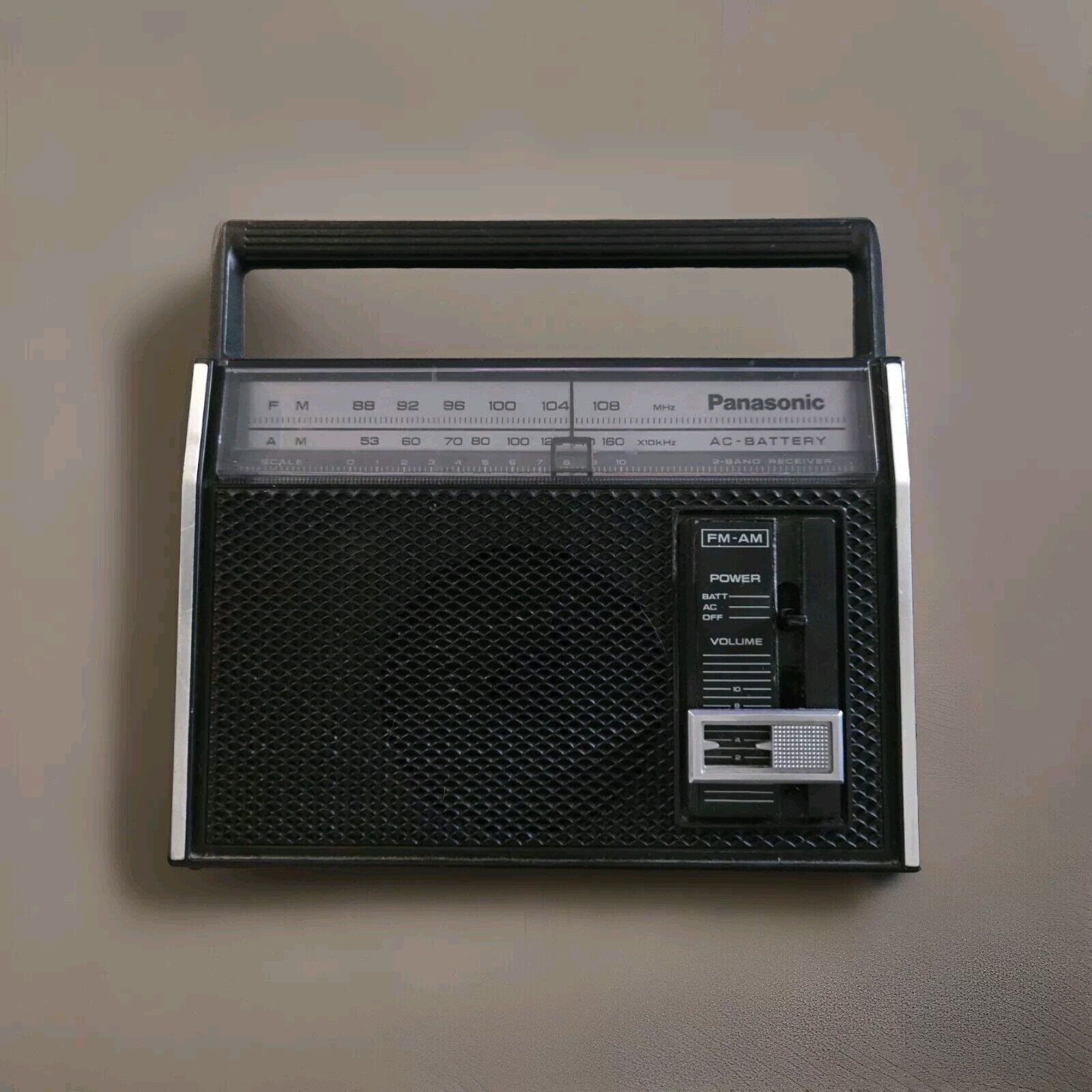 Vintage Panasonic AM-FM Radio AC-Battery 2-Band Receiver Model RF537 Works