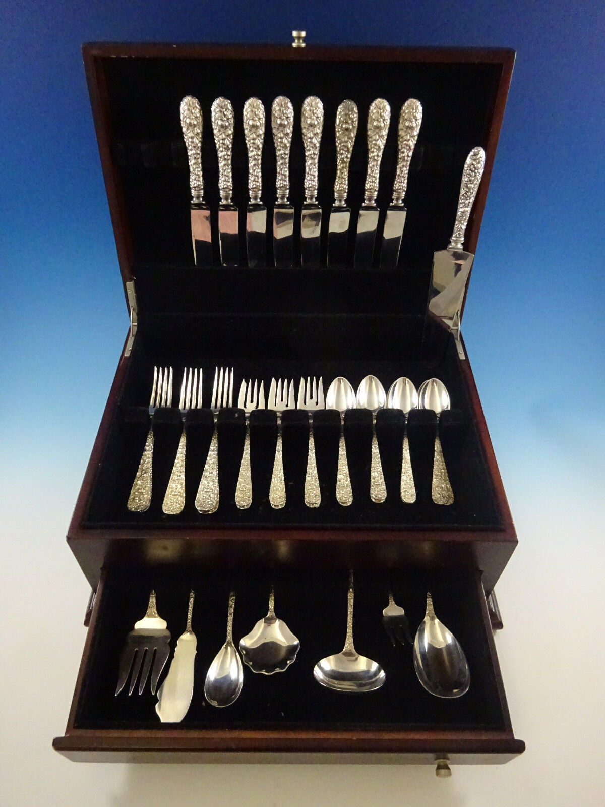 Rose by Stieff Sterling Silver Flatware Set For 8 Service 40 Pieces Repousse