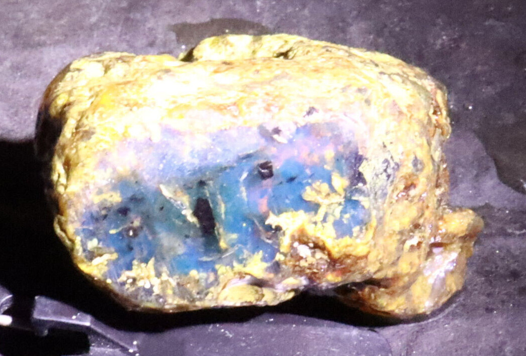 Genuine Dominican Clear Sky Blue Amber Rough Specimen natural Stones
