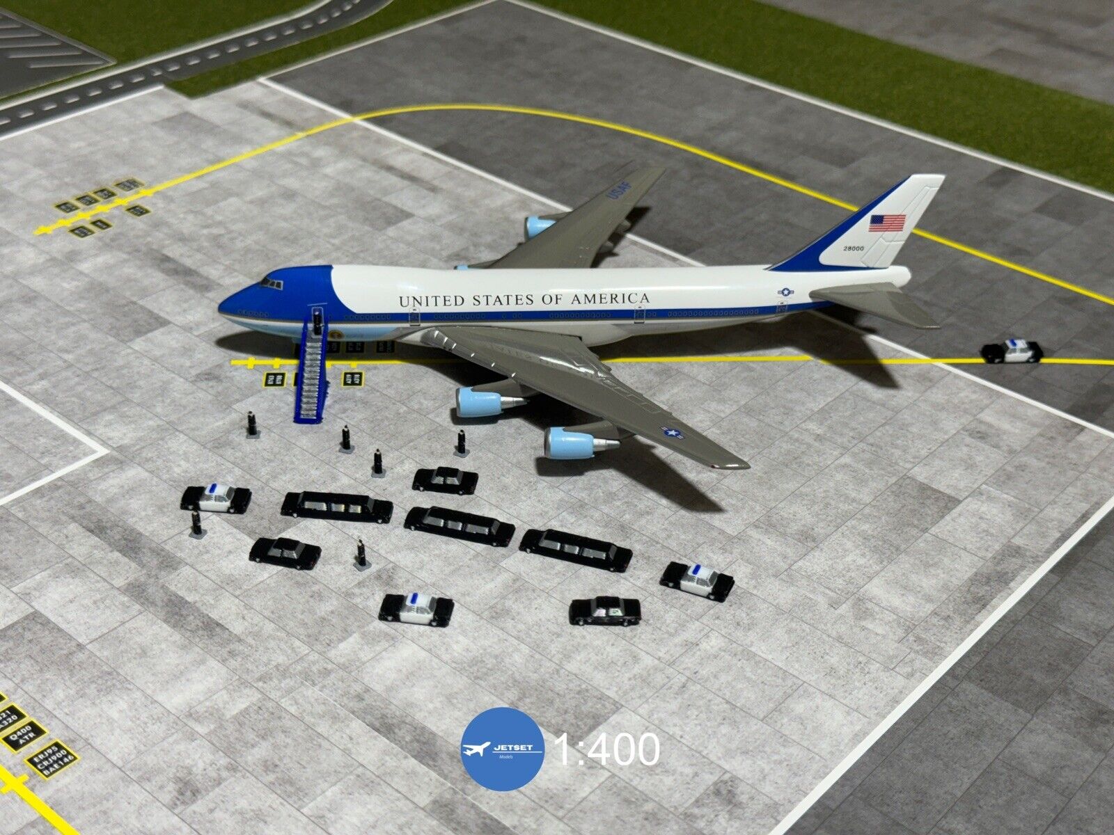 Jetset Models 1:400 scale VIP/Presidential Motorcade Set