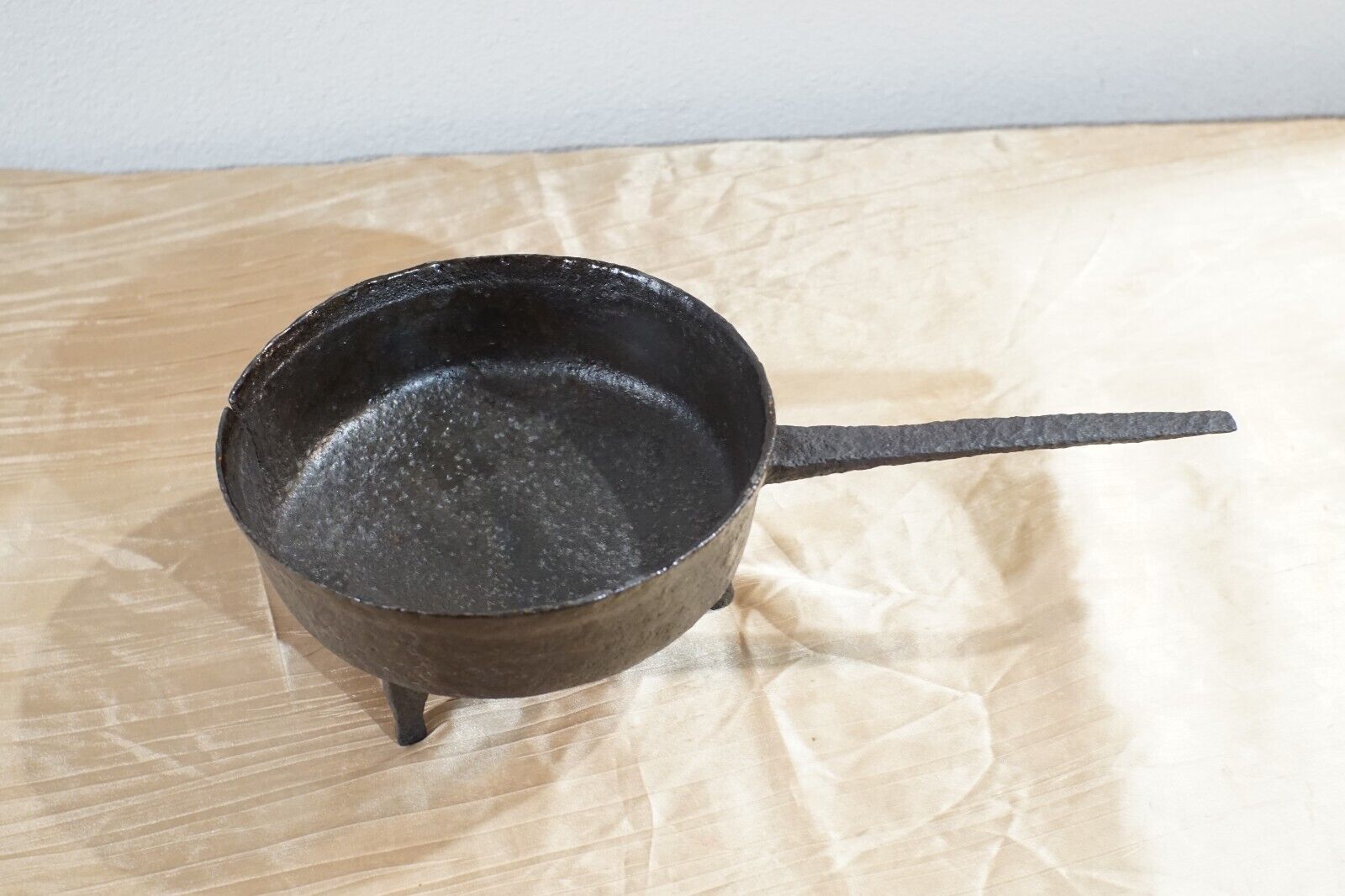 19th c 3-legged Spider Cast Iron Skillet with Gate Mark