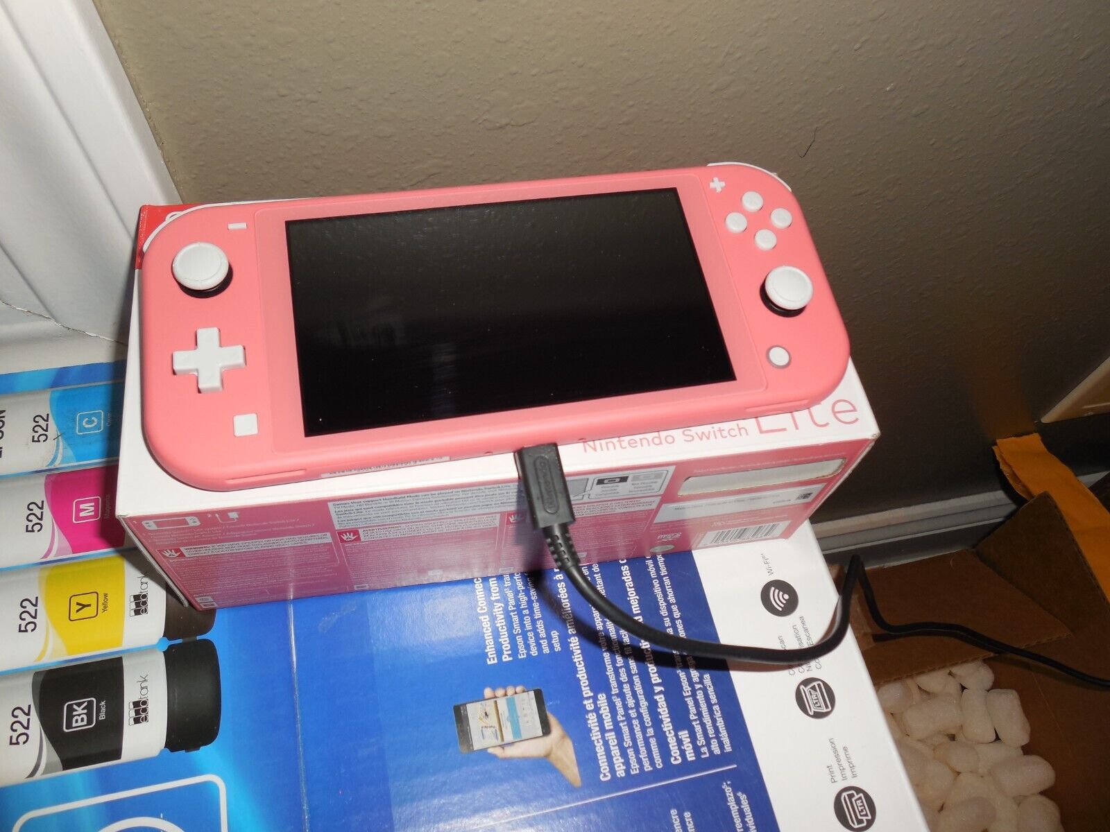 (Free Shipping) Nintendo Switch Lite bundle - Coral