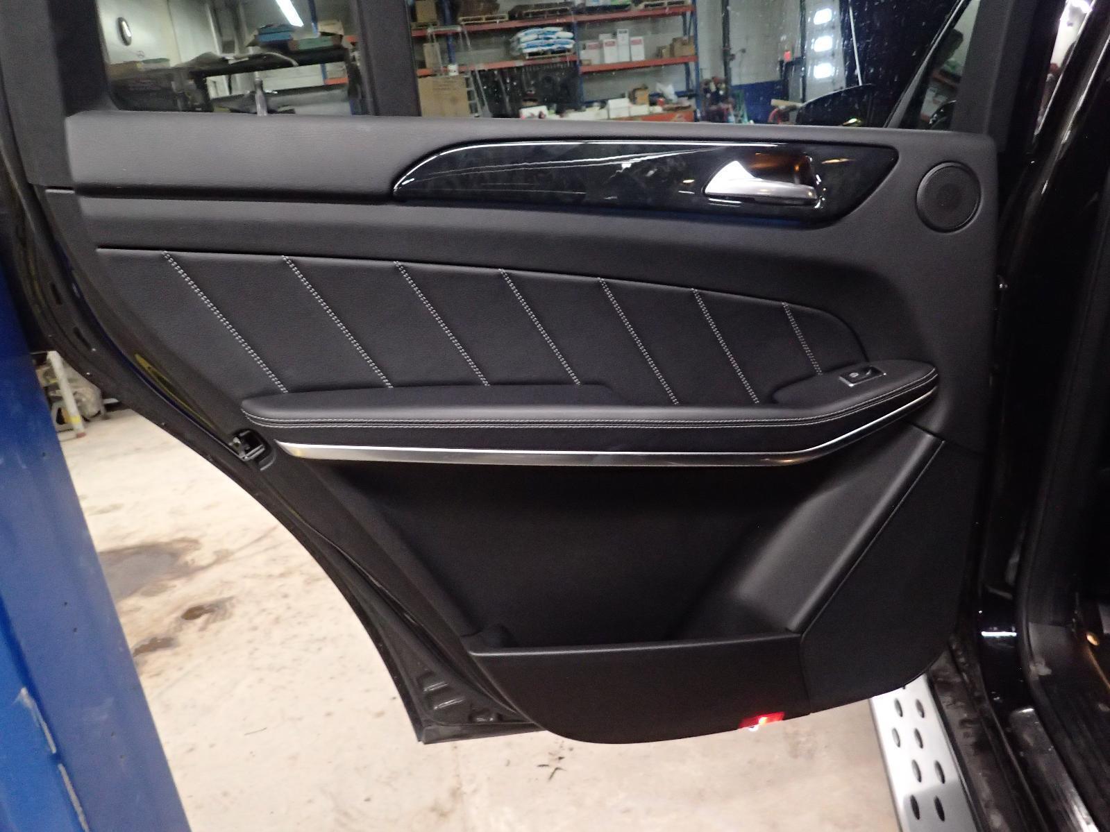 13 14 15 16 MERCEDES GL550 Left Rear Door Trim Panel Leather Power; Poplar/Black
