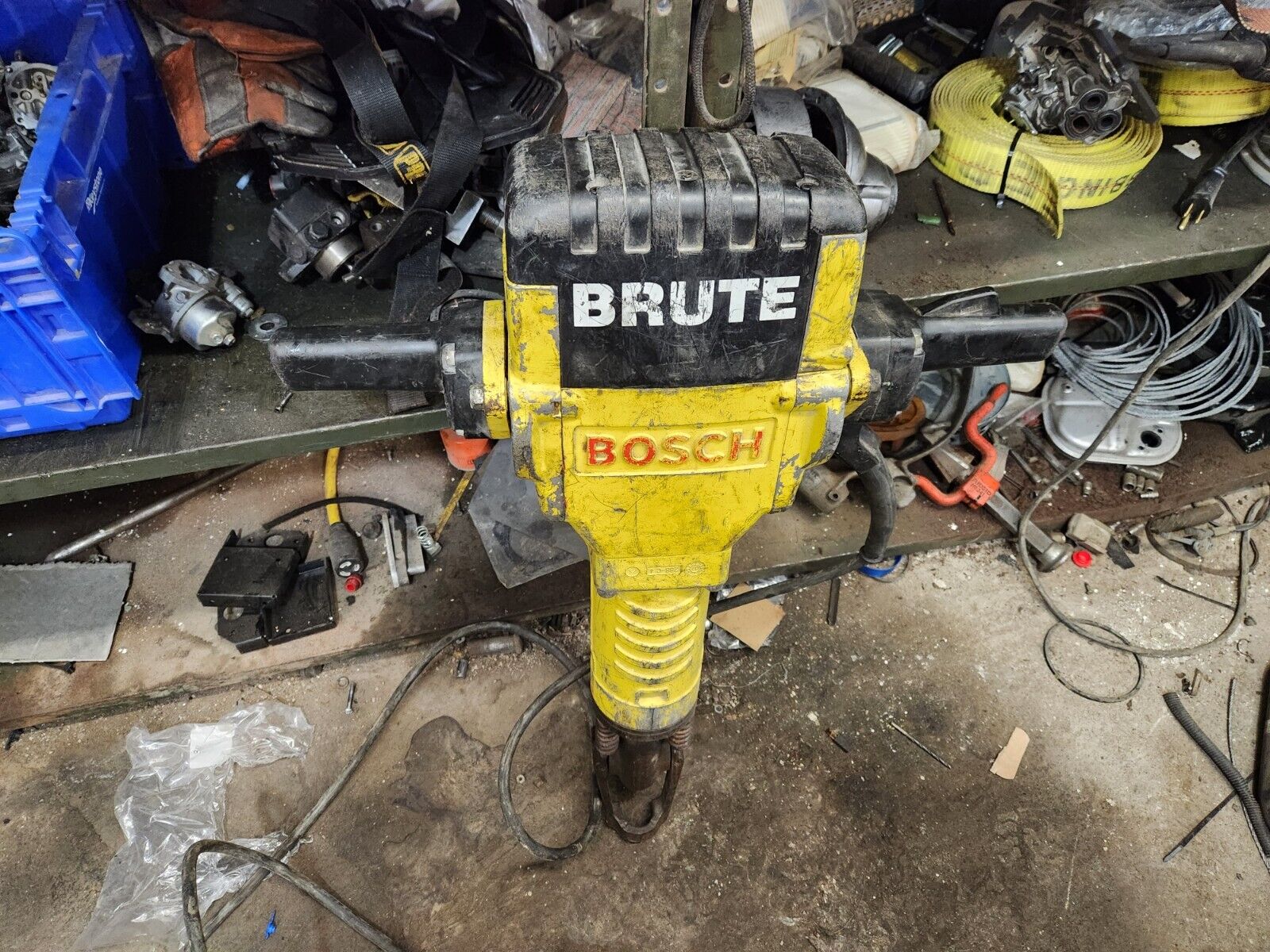 Bosch 11304 Brute Breaker Hammer Used Working
