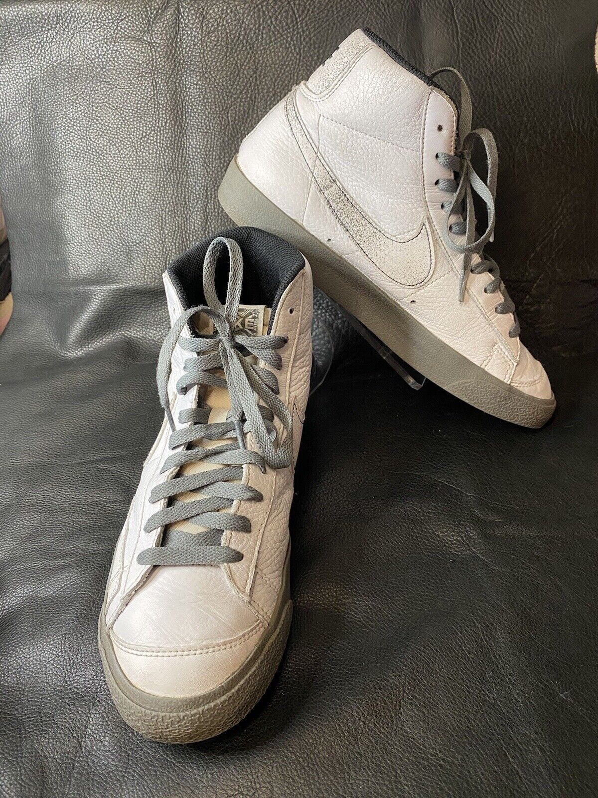 Nike Blazer Mid 77 Mens Sz 9 White Gray Sole Athletic Shoes Sneakers DV7194-100