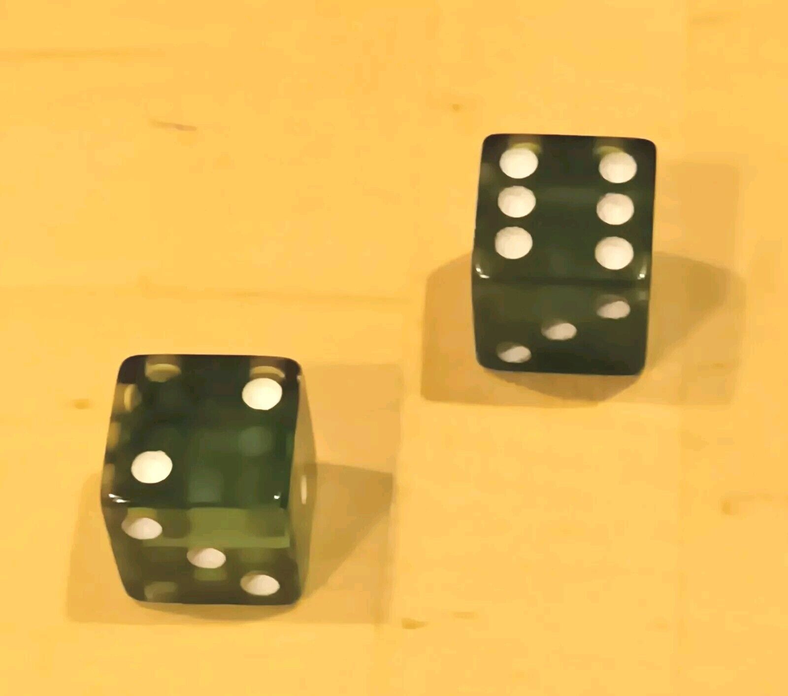 Vintage Translucent Green Bakelite 14mm 9/16in Square Dice With White Pips