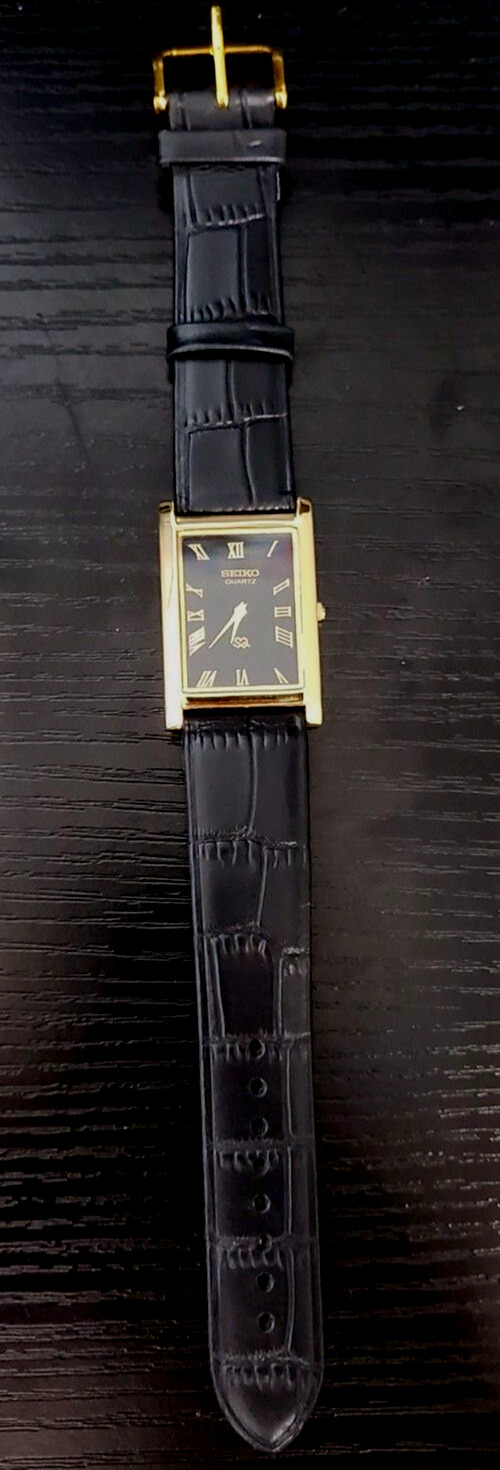 MINT - Rare - Vintage Slim Tank Quartz Men\'s Leather Wrist Watch
