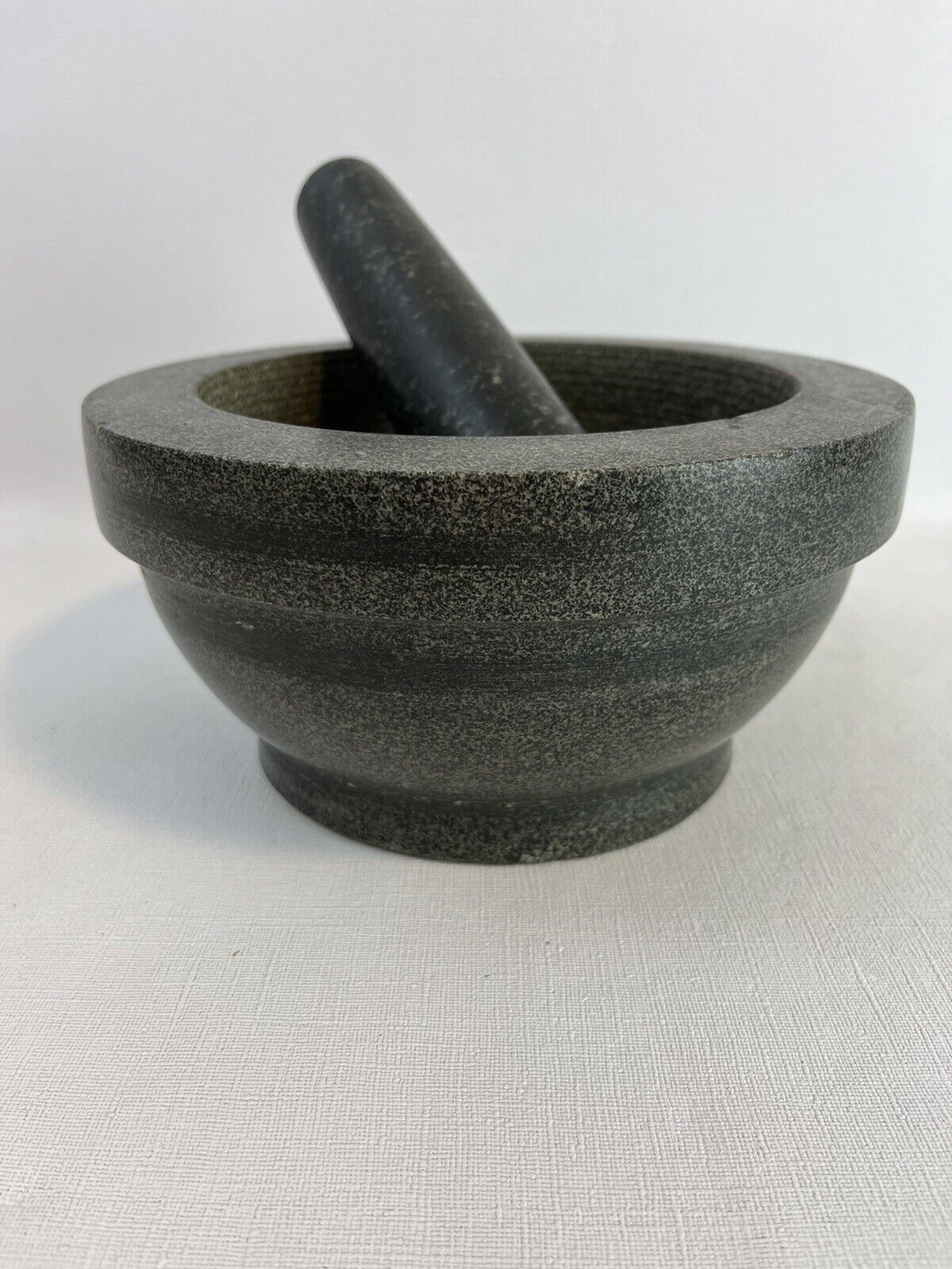 Granite Mortar and Pestle Set Guacamole Bowl  8 Inch - Natural