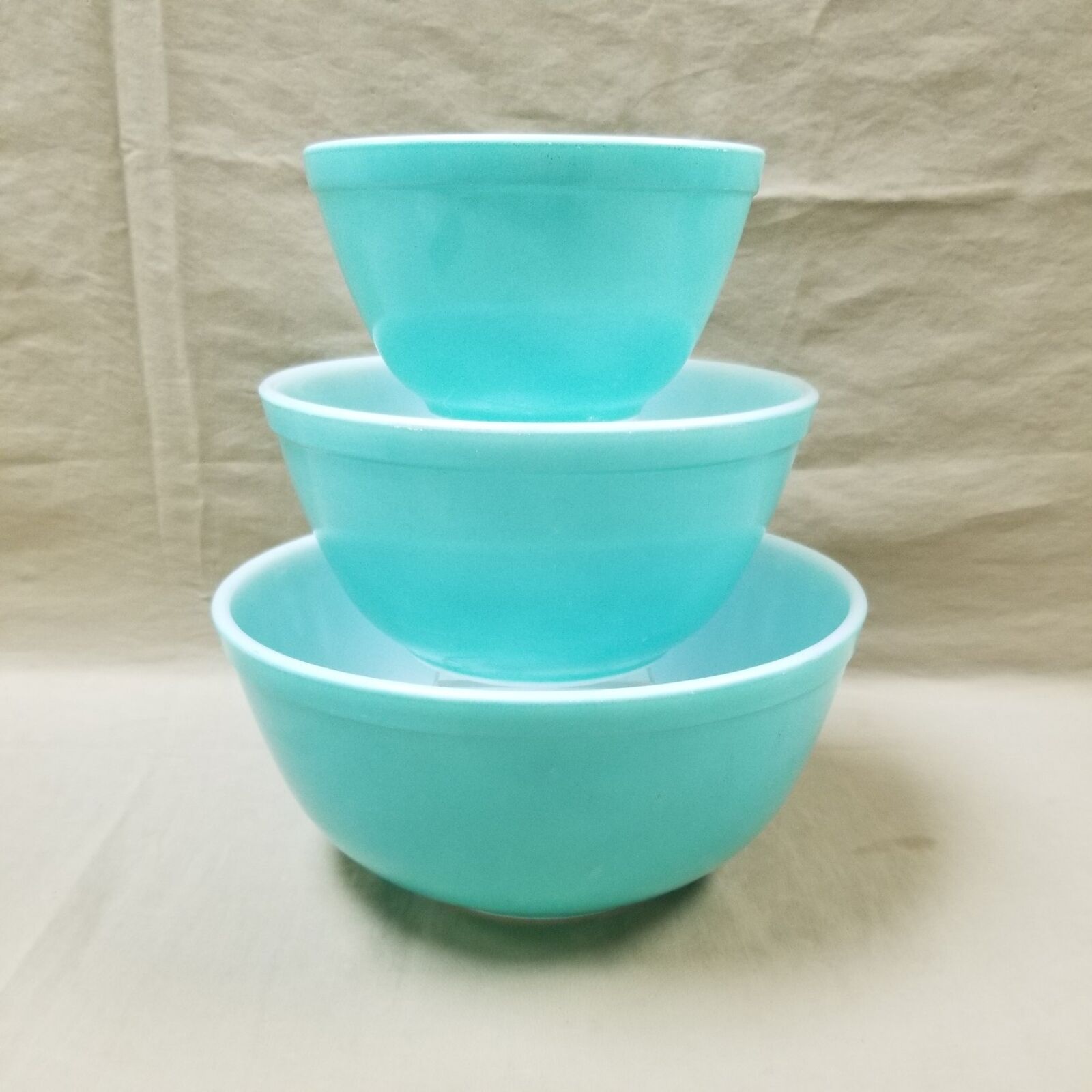 Vintage Pyrex Robin Egg Blue Turquoise Nesting Mixing Bowls Set of 3 401 402 403