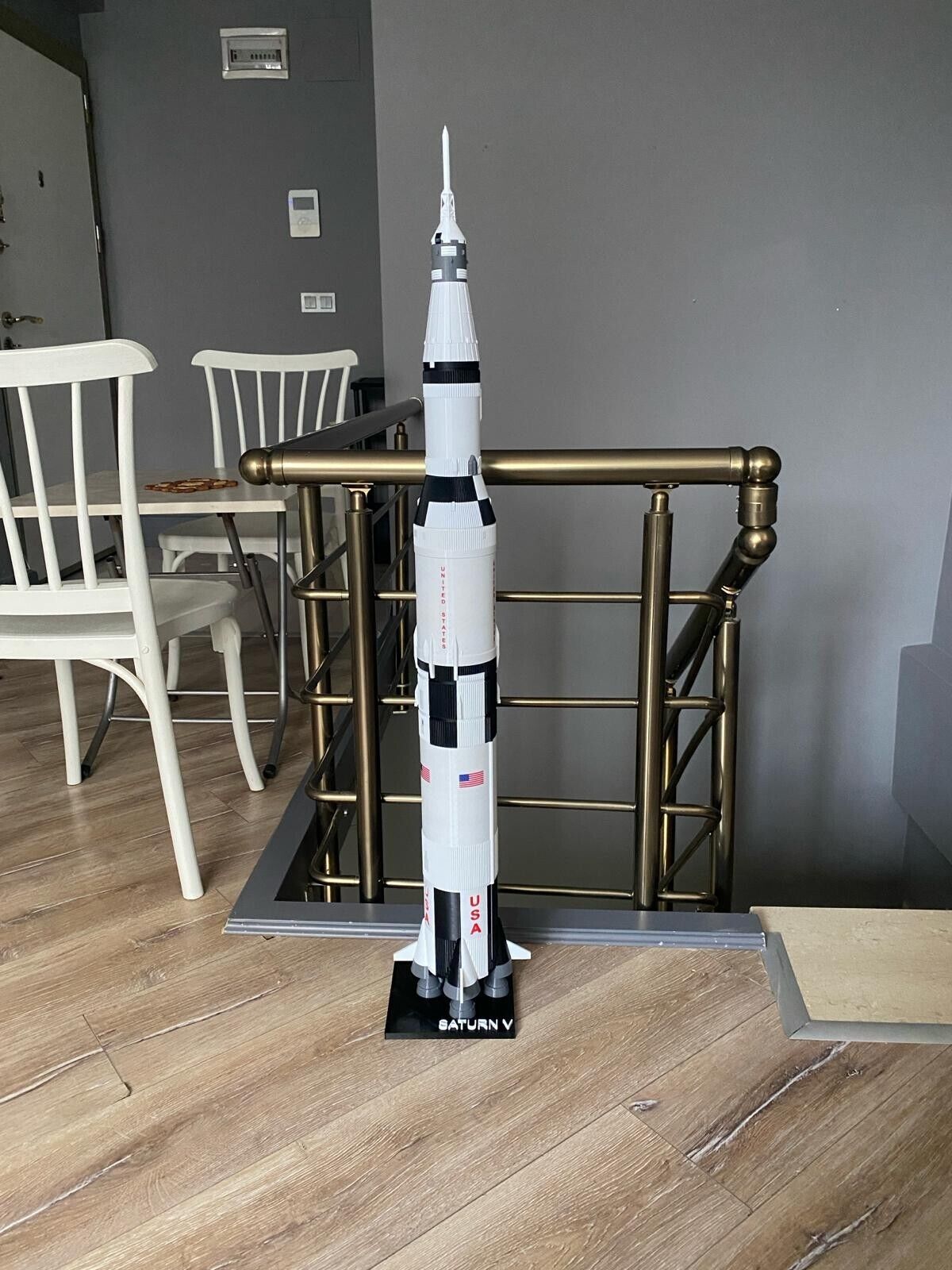1/100 Scale Saturn V 3D Rocket Model - 111 cm (43.70 inches)