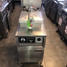 Henny Penny Electric Pressure Fryer-208v 3 Phase-With Oil Filter System/ Basket picture