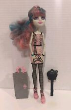Monster High Mattel Scaris City of Frights: Rochelle Goyle W/Suitcase & Brush picture