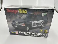 Plastic Model Kit Revell Ford Expedition Police SSV 1/25 SnapTite 85-1972 Sealed picture